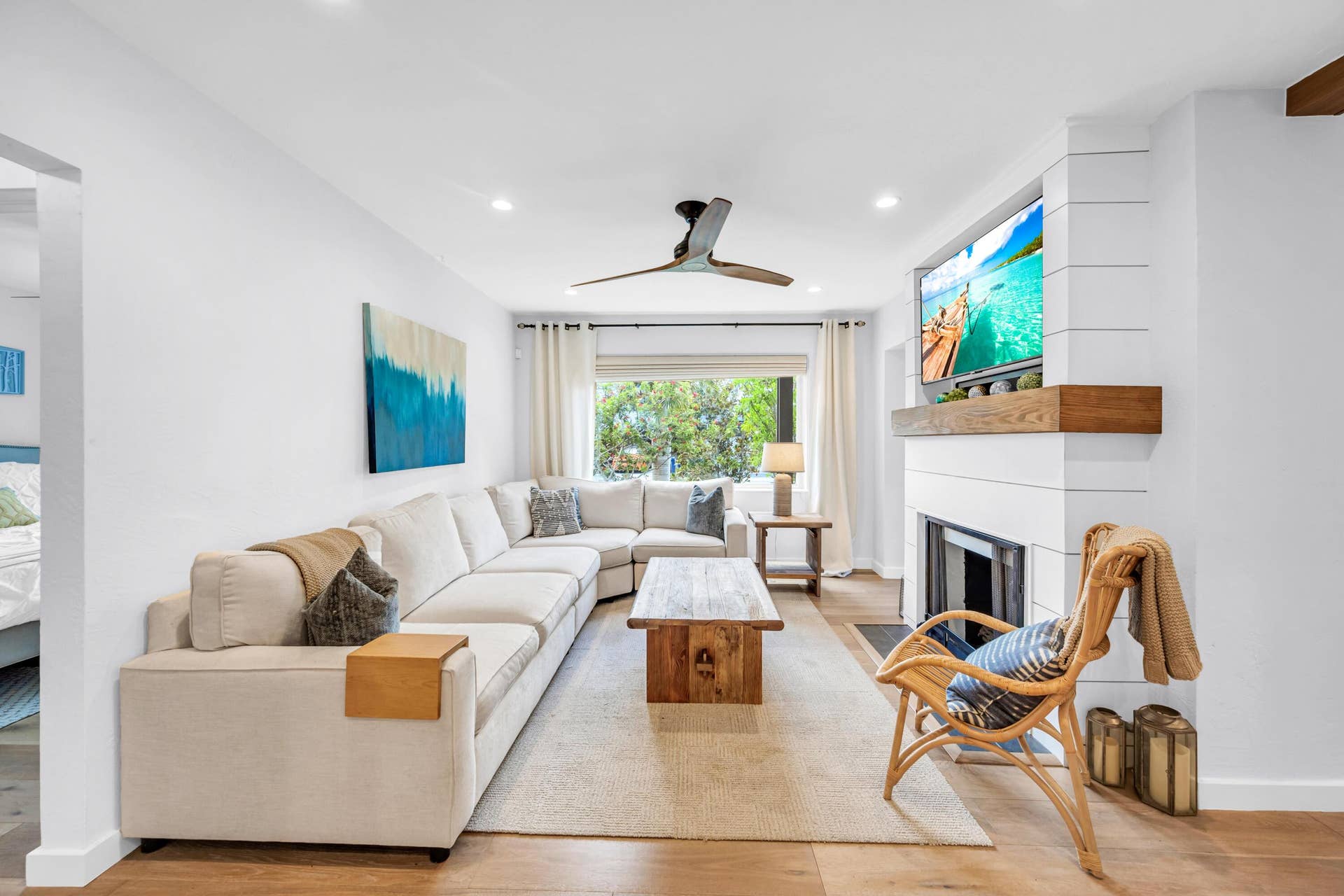 748 NE 17th Way, Fort Lauderdale, Fort Lauderdale, FL 33304 748 NE 17TH WAY--12
