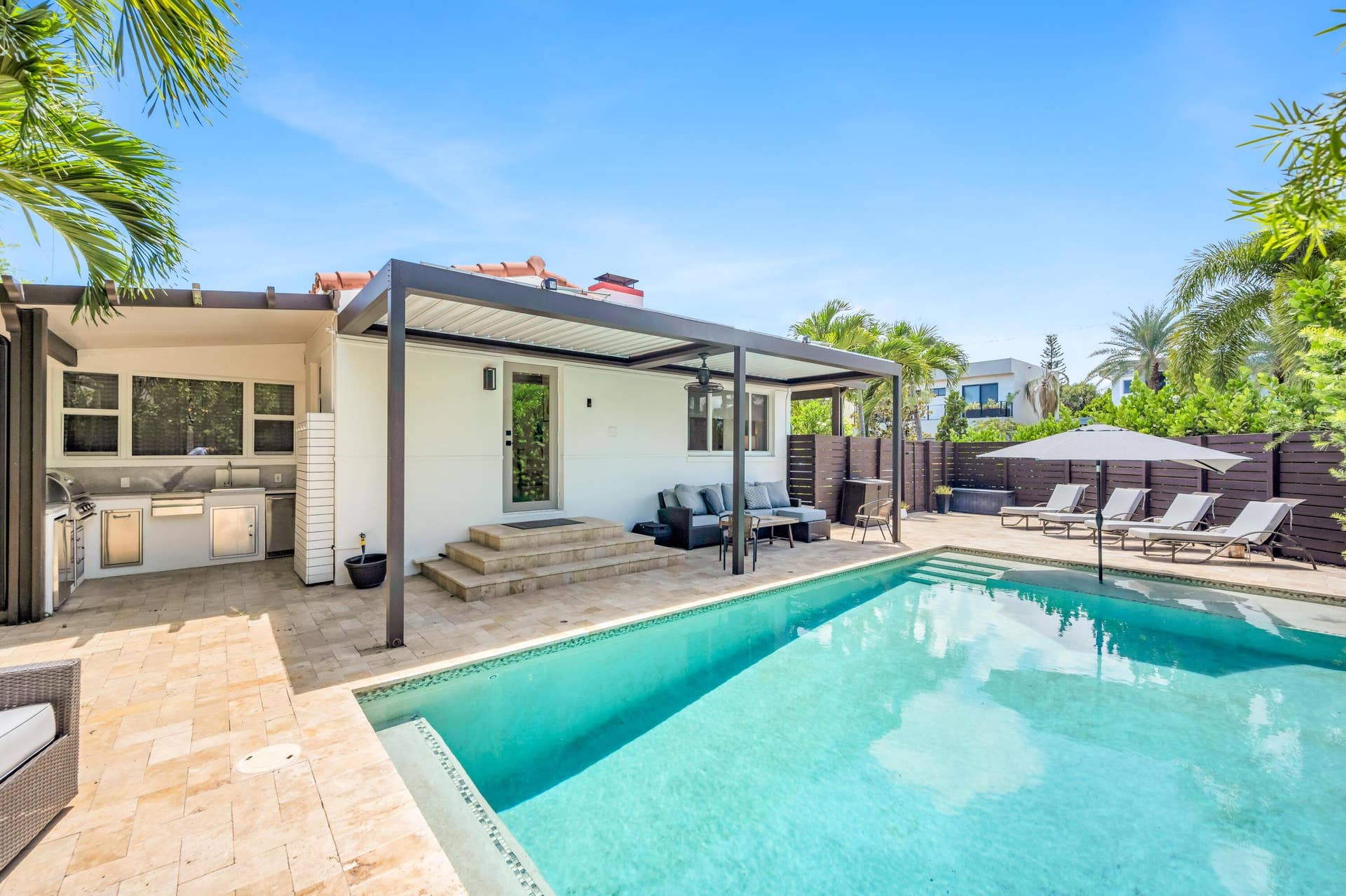 748 NE 17th Way, Fort Lauderdale, Fort Lauderdale, FL 33304 748 NE 17TH WAY--1