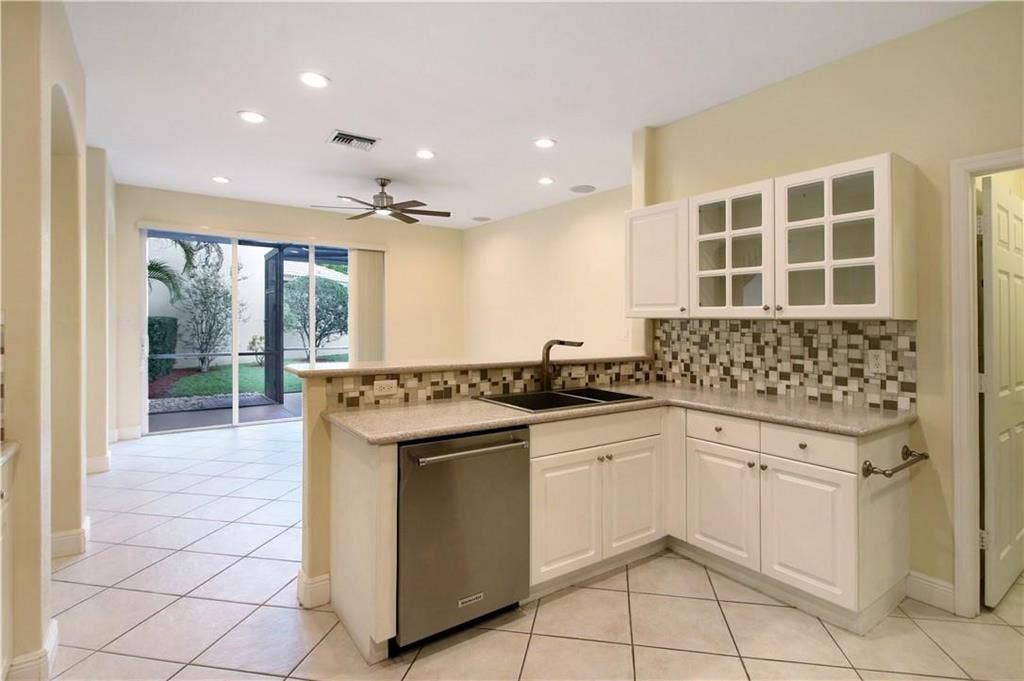 5873 NW 120TH Terrace, Coral Springs, Coral Springs, FL 33076 GetMedia (52) - Copy