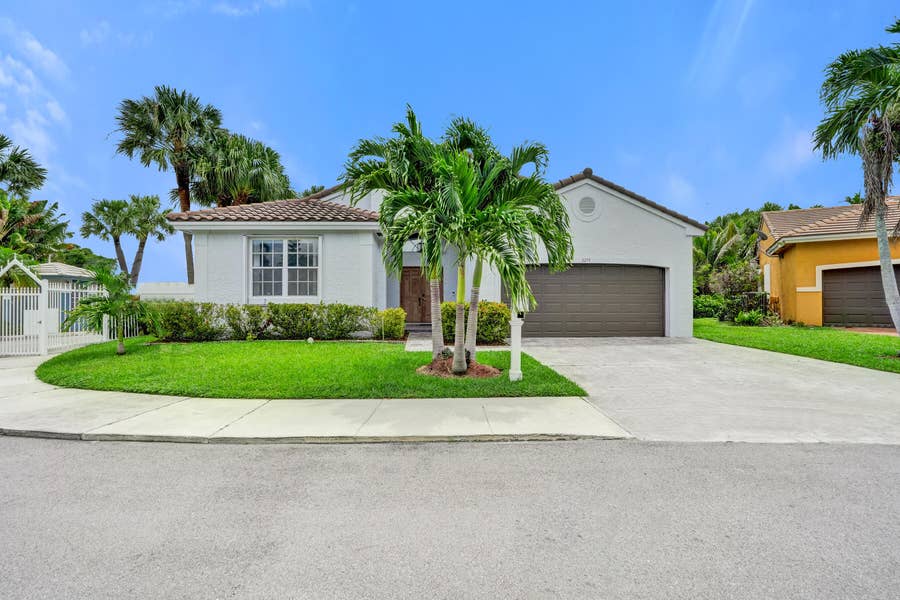 Property photo for 3274 NW 22ND Avenue, Oakland Park, FL