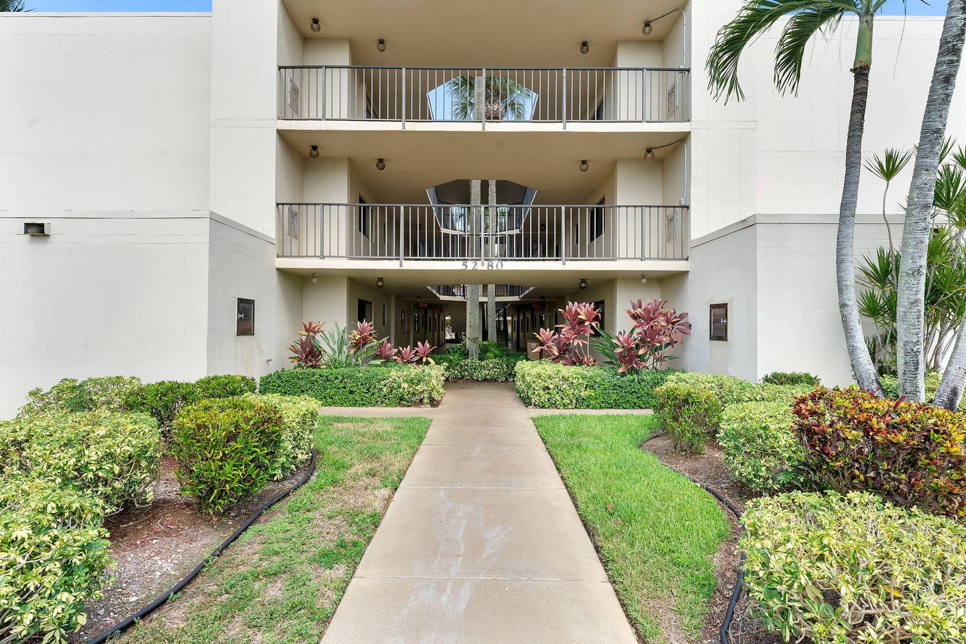 5280 Las Verdes Circle, #124, Delray Beach, FL 33484 24-web-or-mls-DSC00868