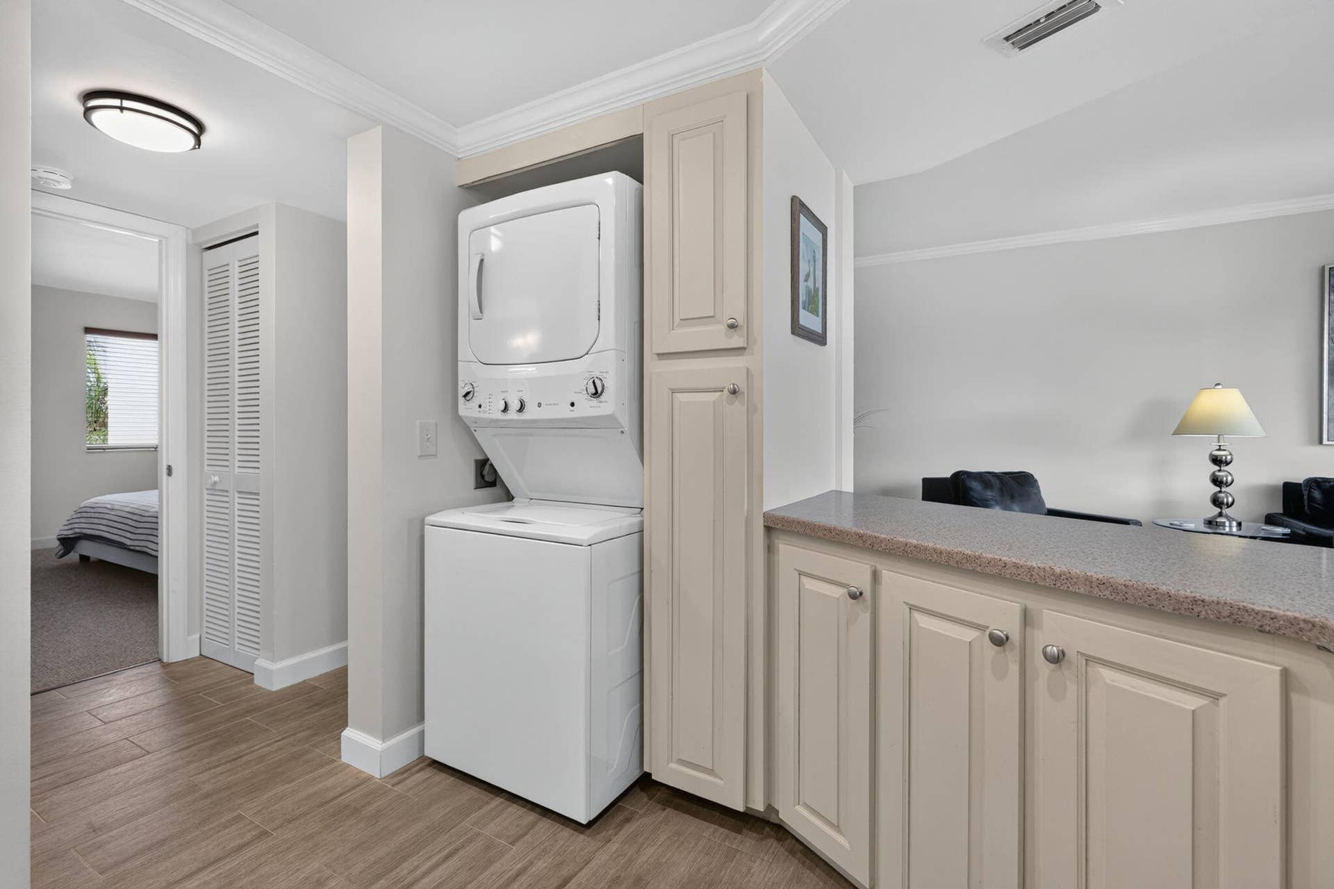 1605 S US HIGHWAY 1, #F306, Jupiter, FL 33477 Kitchen-Laundry