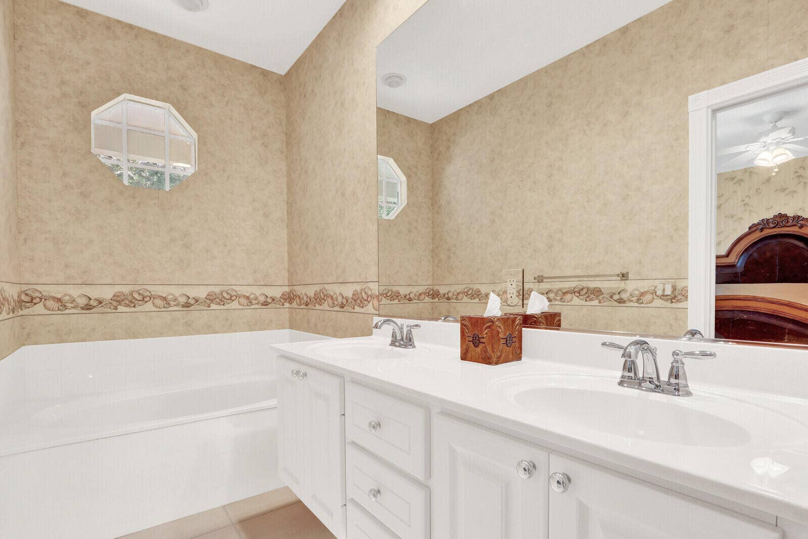 131 Radcliffe Court, Jupiter, FL 33458 20_IMG_1692_mls