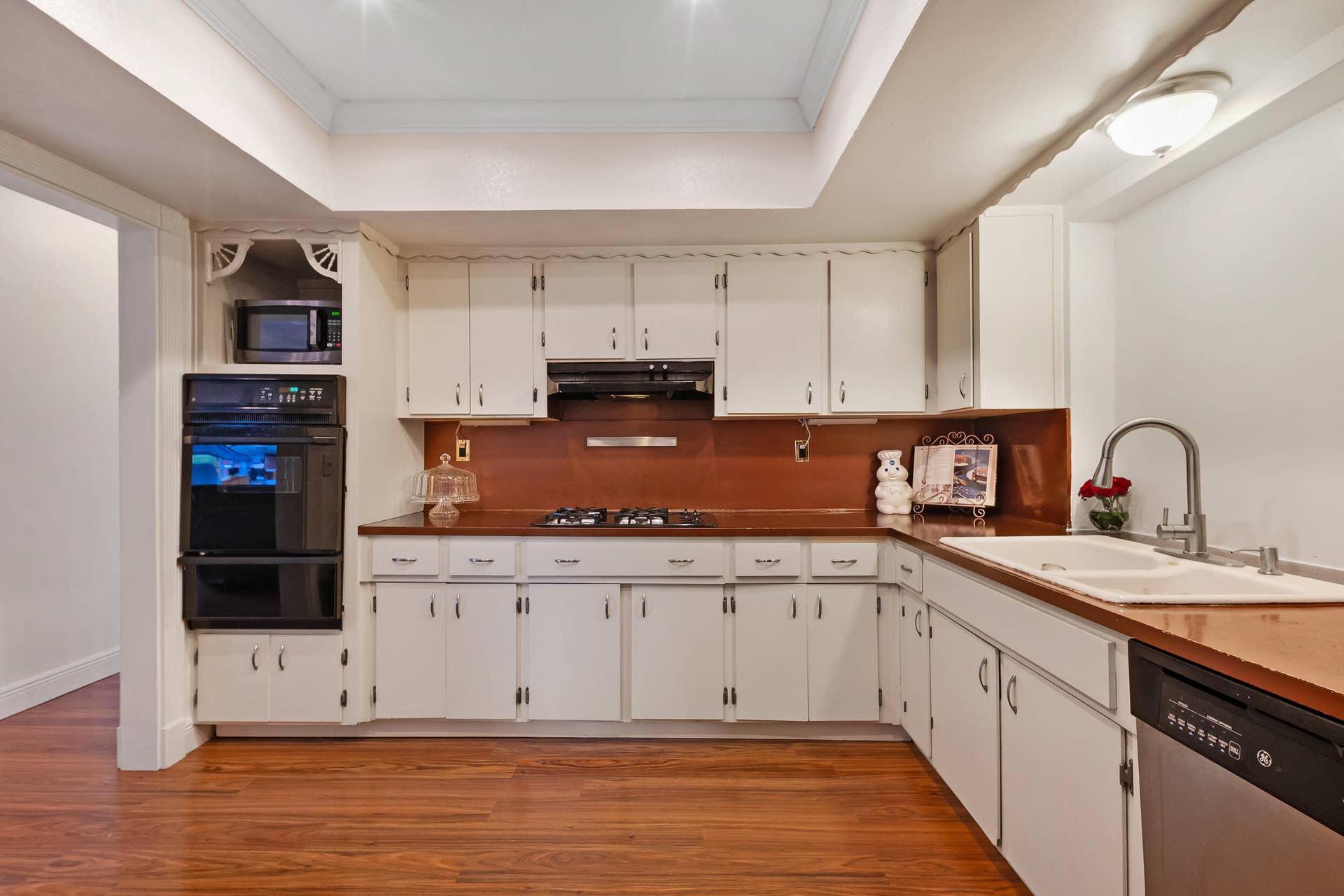 510 NW 93rd Terrace, Pembroke Pines, FL 33024 Kitchen