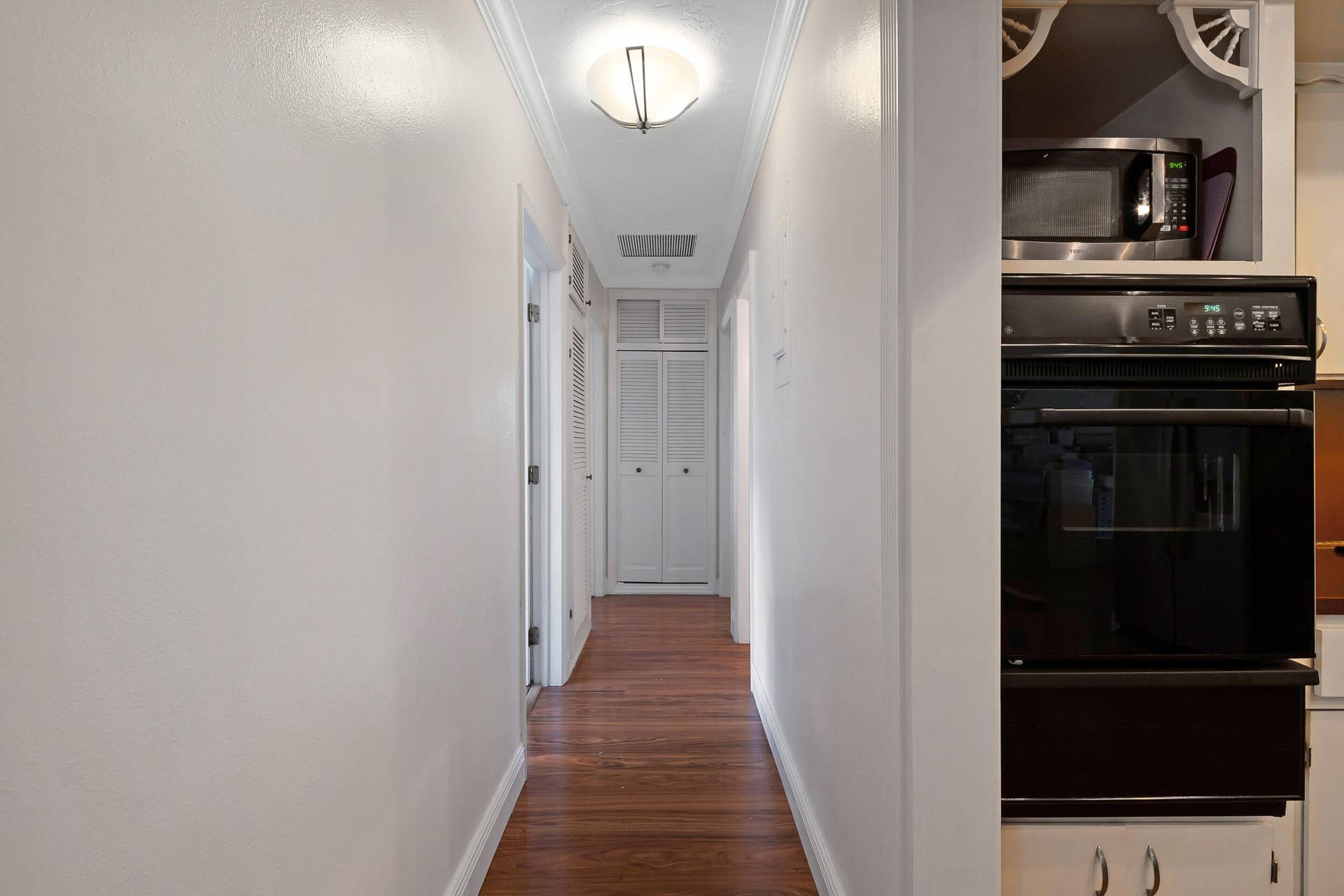 510 NW 93rd Terrace, Pembroke Pines, FL 33024 Hallway