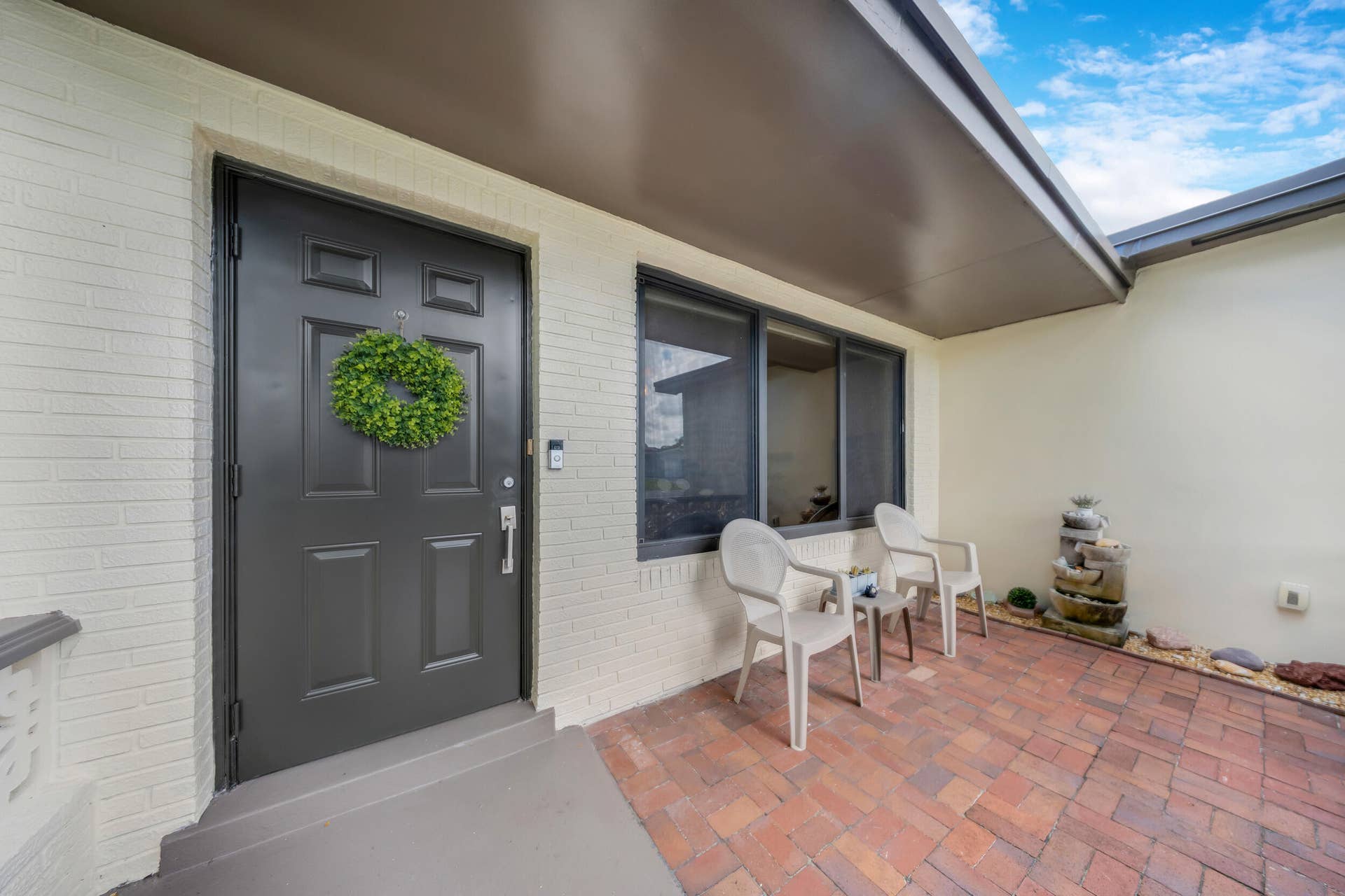510 NW 93rd Terrace, Pembroke Pines, FL 33024 Front Porch