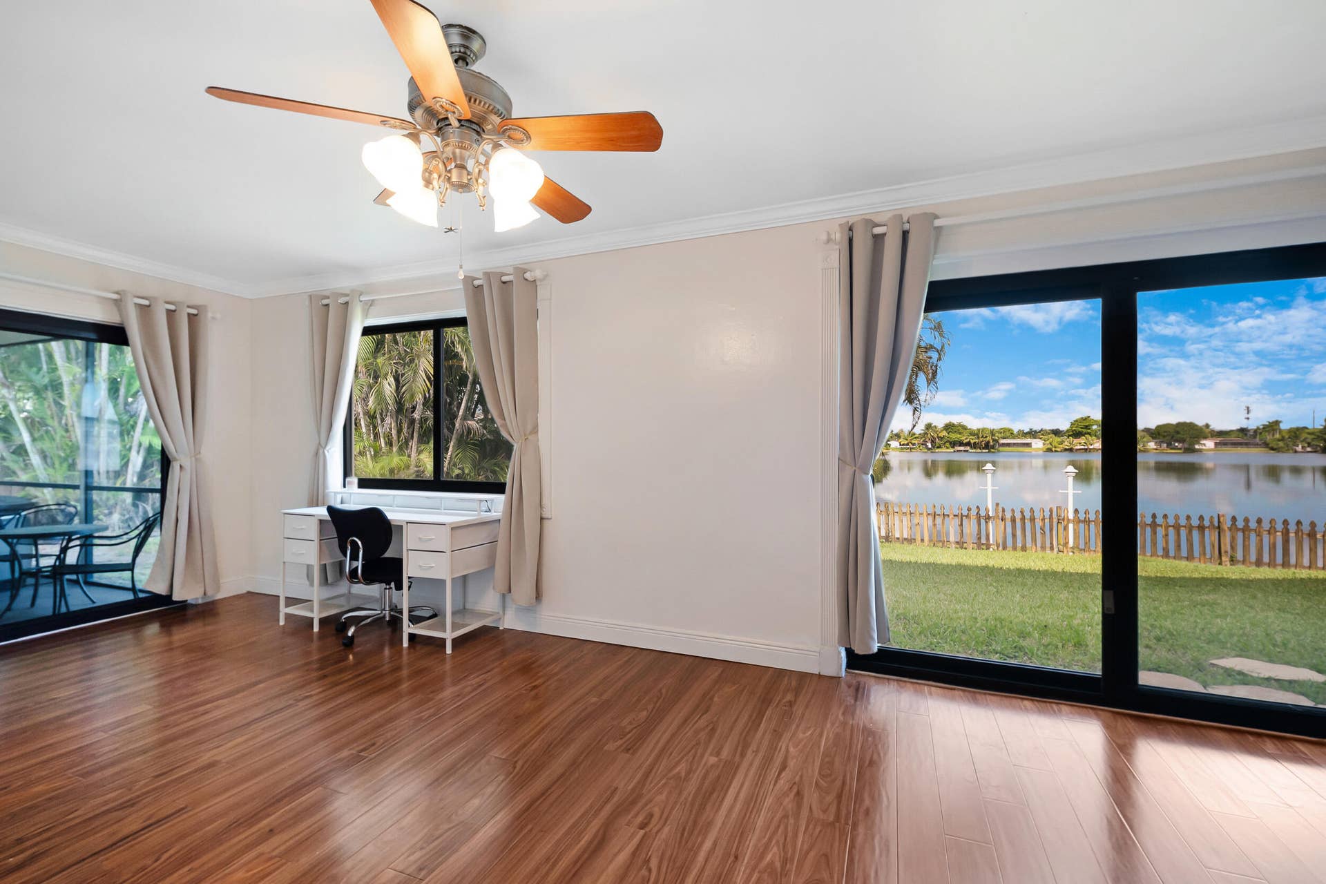 510 NW 93rd Terrace, Pembroke Pines, FL 33024 Family Room