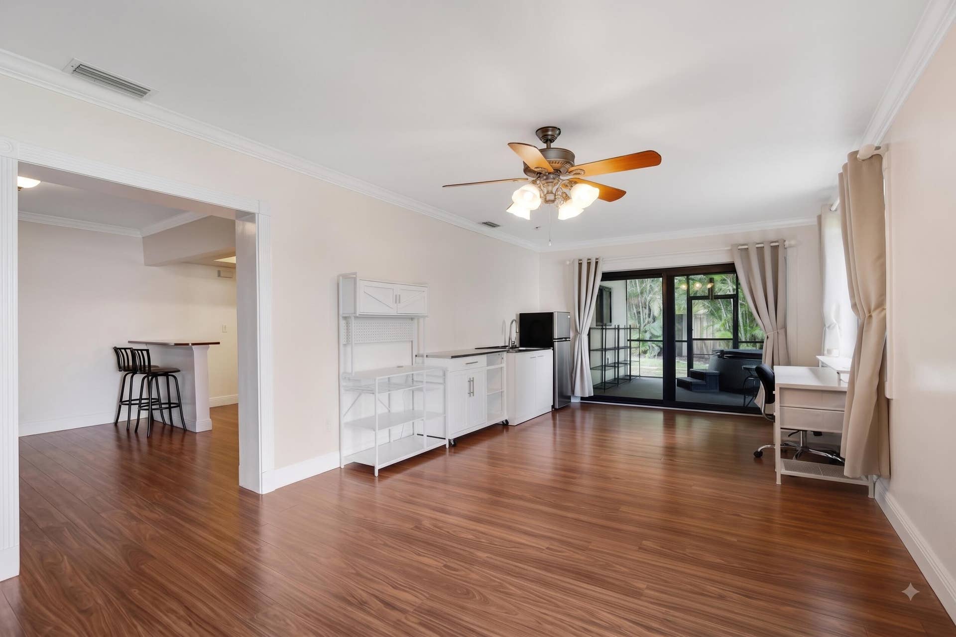 510 NW 93rd Terrace, Pembroke Pines, FL 33024 Family Room