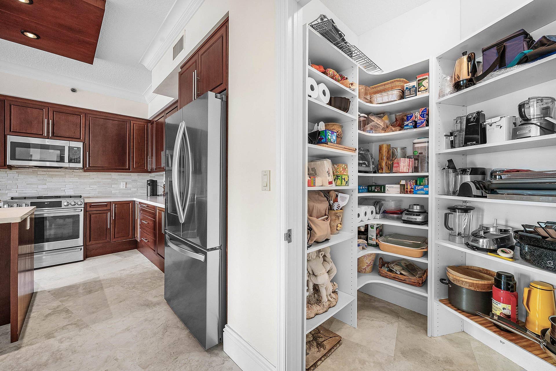 3700 S OCEAN Boulevard, #404, Highland Beach, FL 33487 Pantry