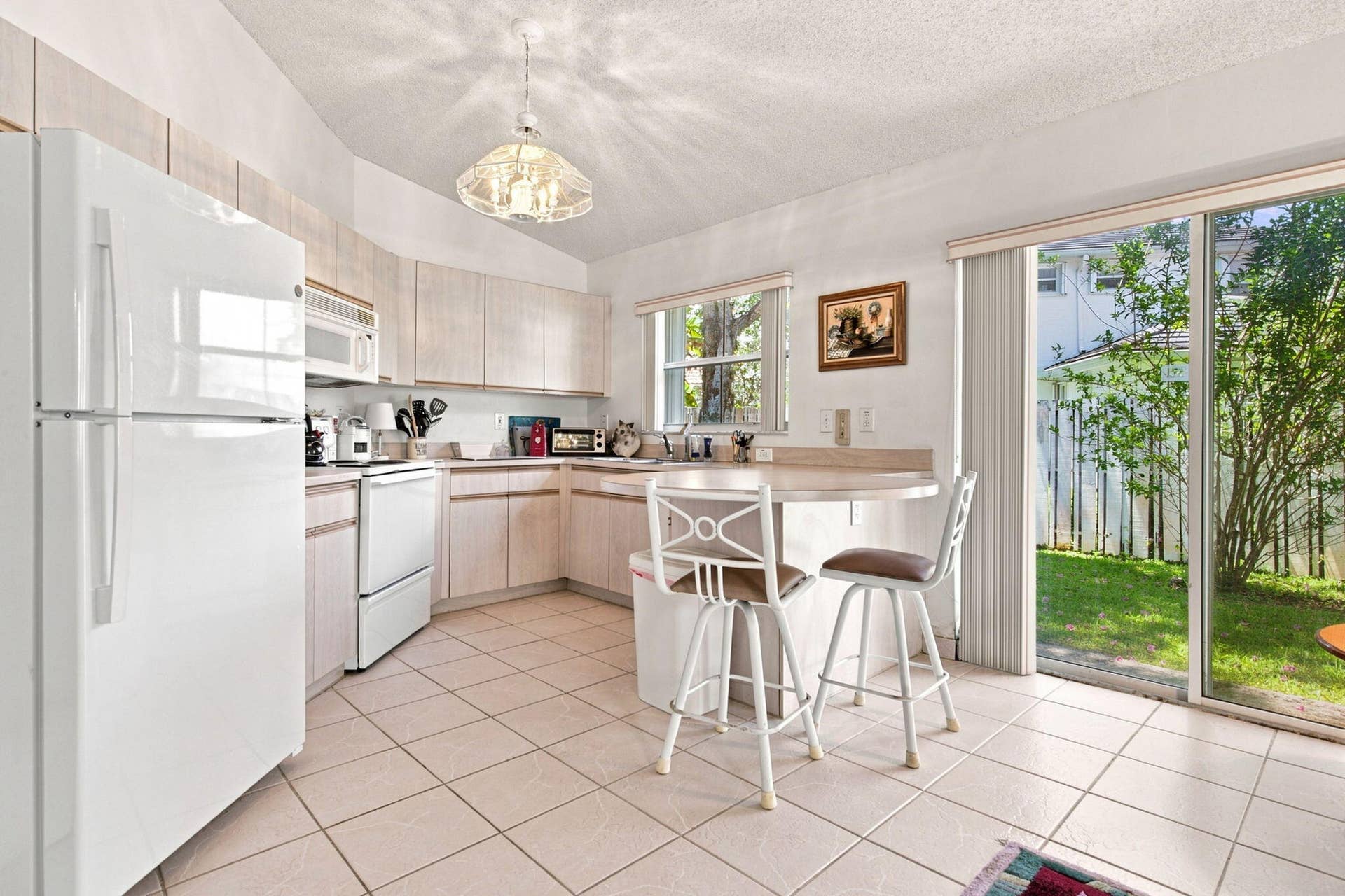 7460 NW 1st Manor, Plantation, FL 33317 Kitchen