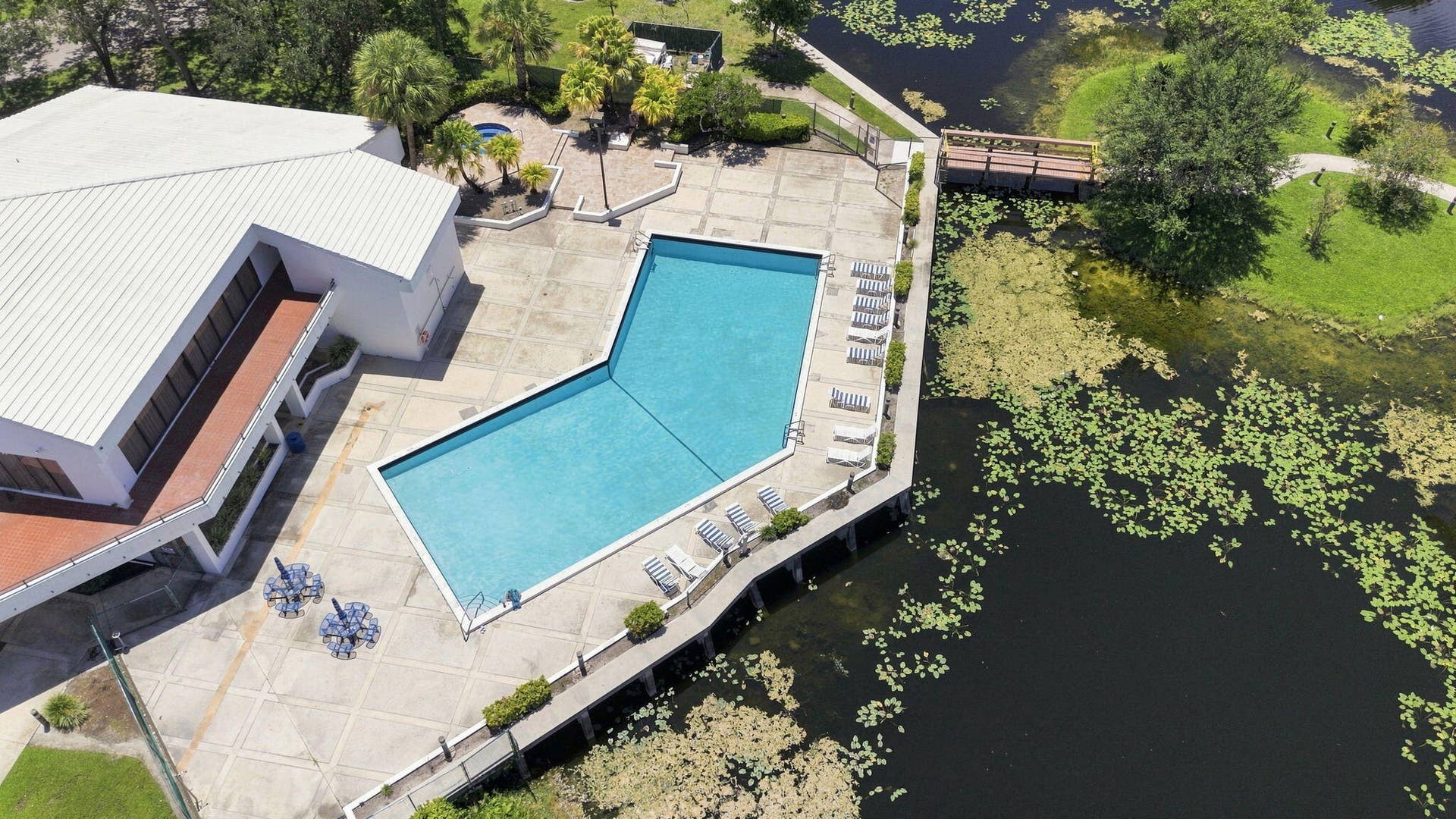 7460 NW 1st Manor, Plantation, FL 33317 Community Pool & Clubhouse
