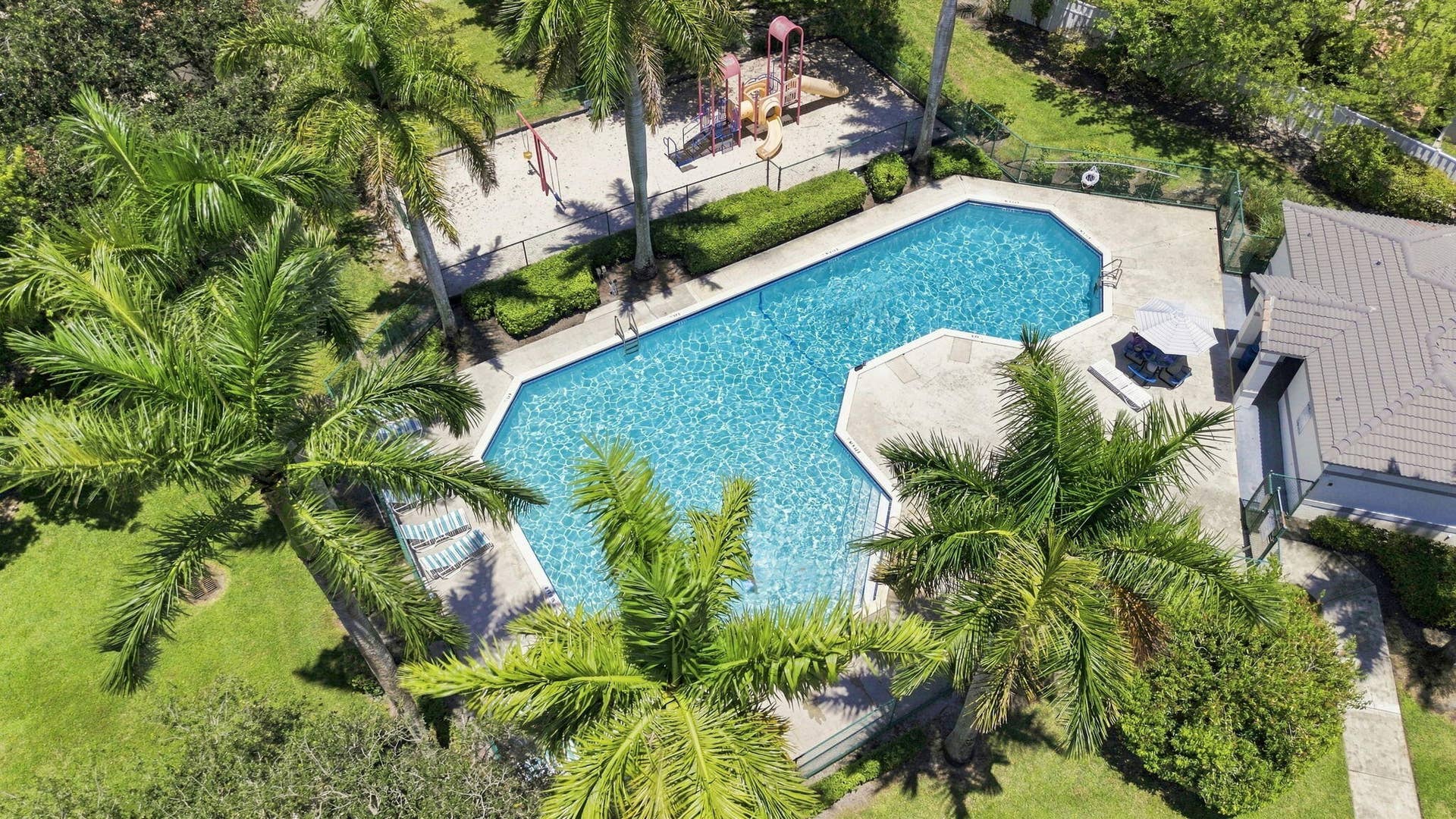 7460 NW 1st Manor, Plantation, FL 33317 Community Pool