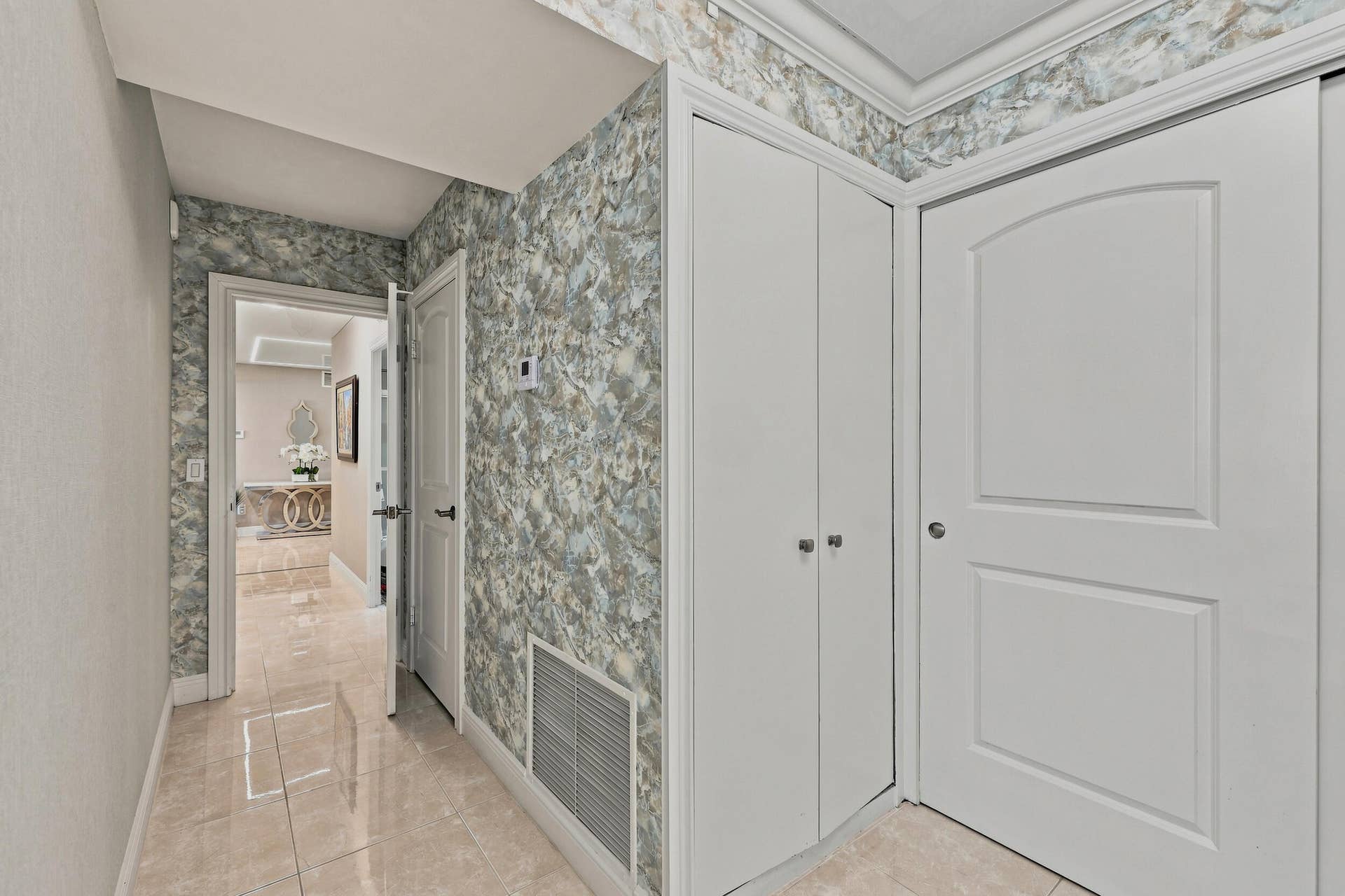 3900 N Ocean Drive, #4B, Lauderdale By The Sea, FL 33308 Hallway