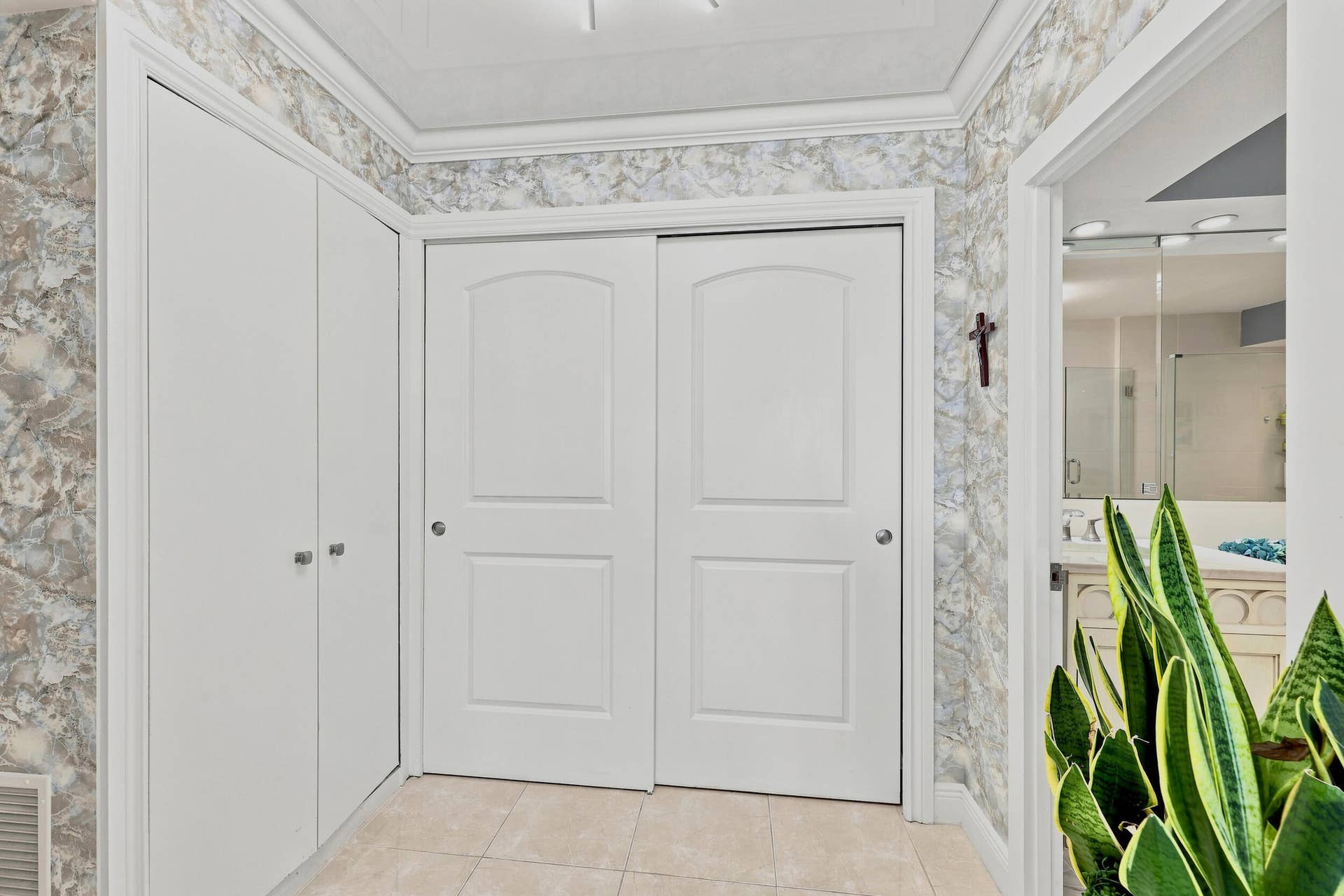 3900 N Ocean Drive, #4B, Lauderdale By The Sea, FL 33308 Hallway storage closet #2
