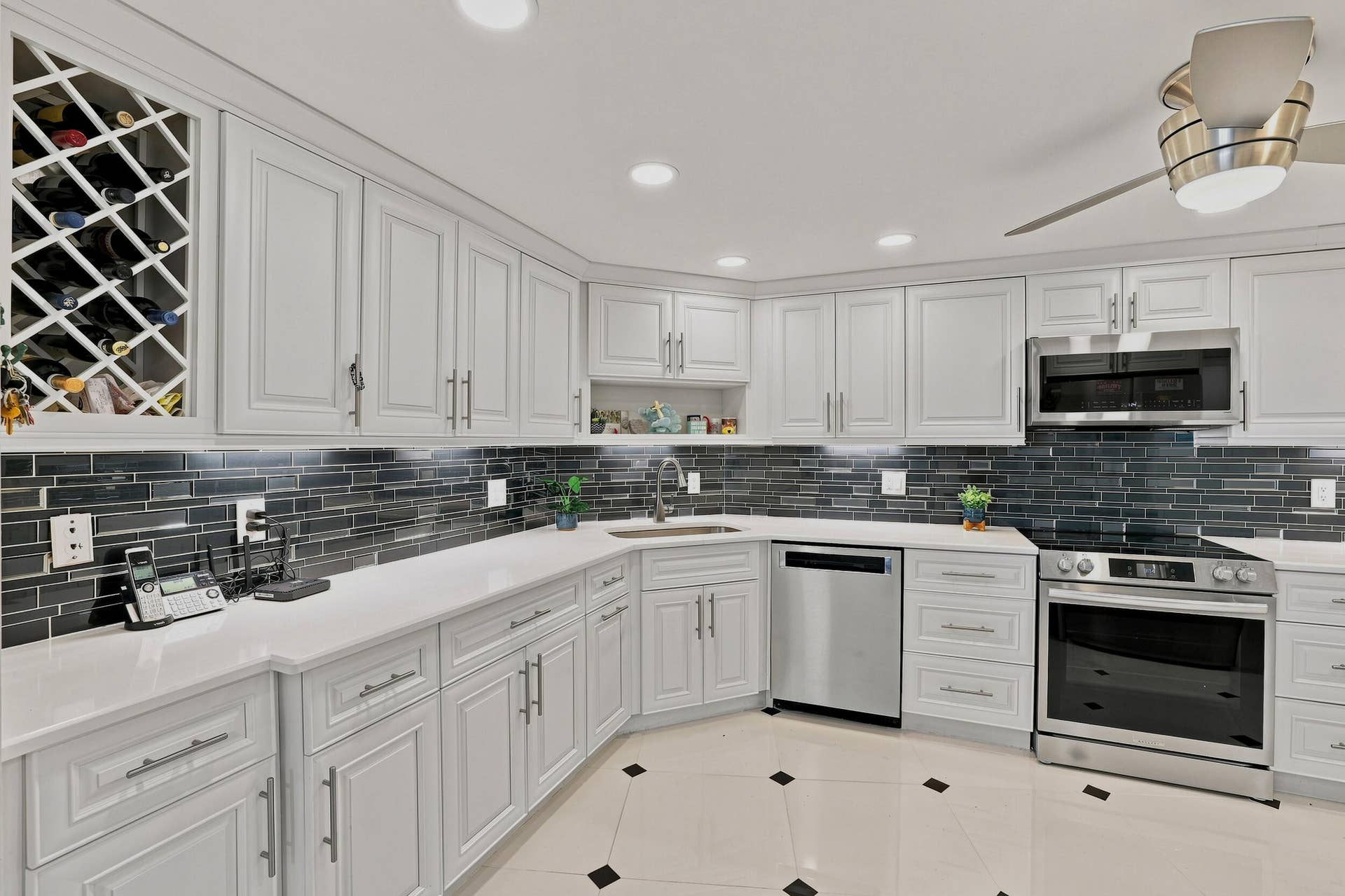 3900 N Ocean Drive, #4B, Lauderdale By The Sea, FL 33308 Kitchen