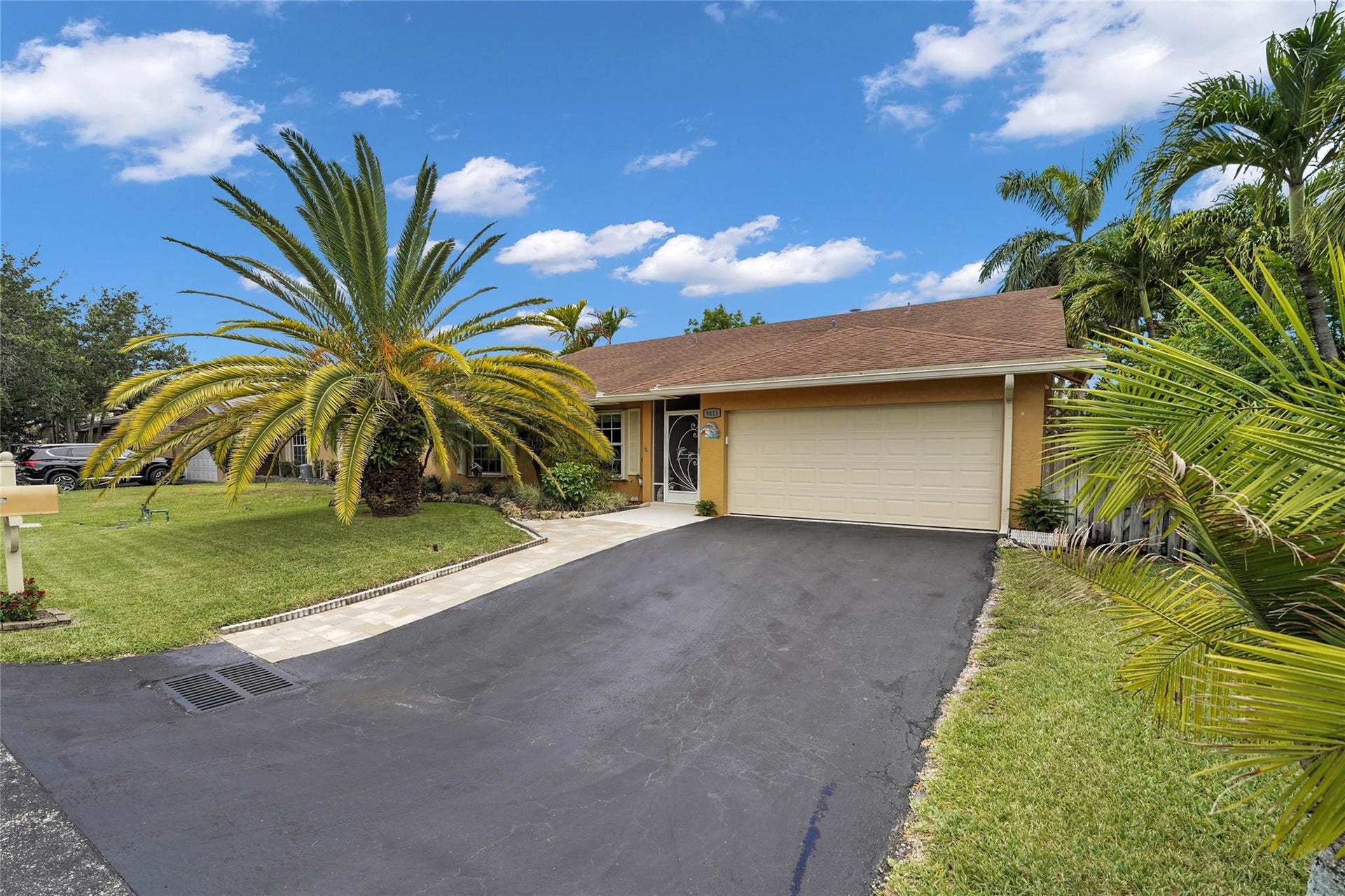 9811 NW 53rd Court, Coral Springs, FL 33076 Photo 2