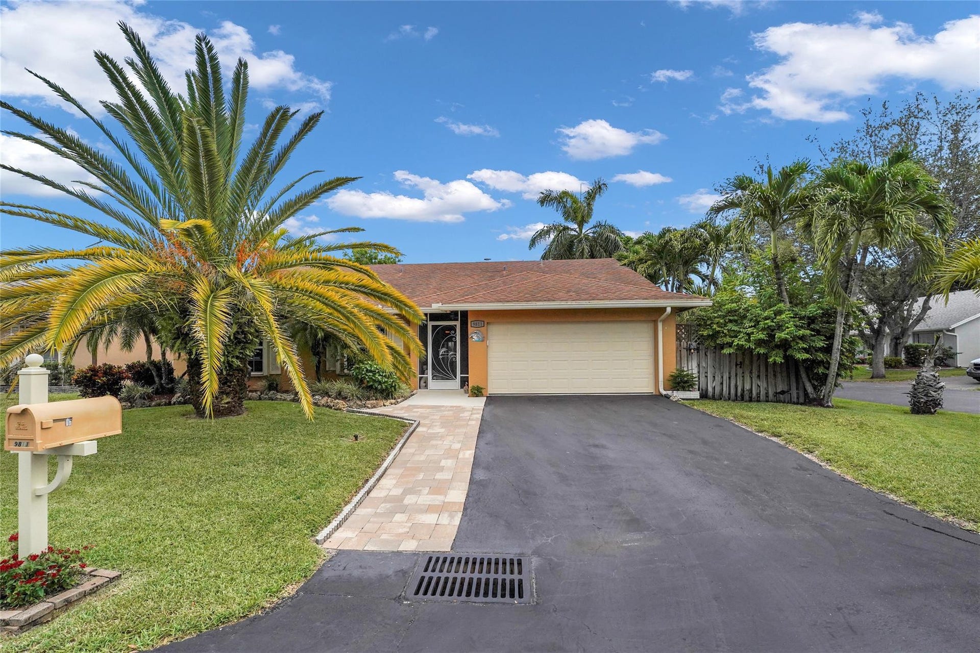 9811 NW 53rd Court, Coral Springs, FL 33076 Photo 2