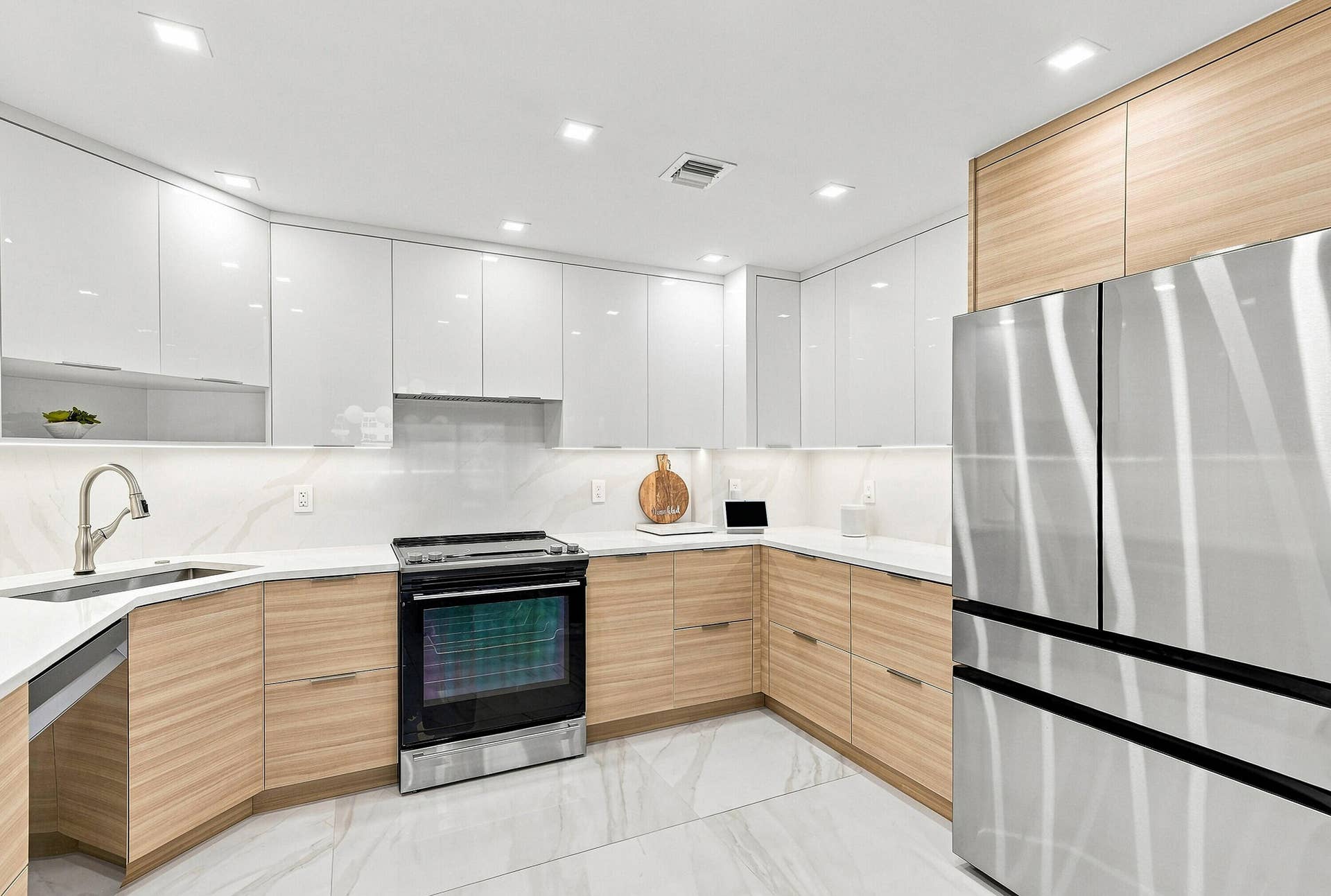 3550 Galt Ocean Drive, #704, Fort Lauderdale, FL 33308 08_kitchen