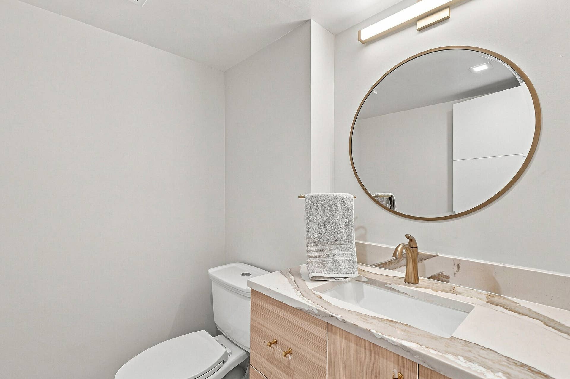 3550 Galt Ocean Drive, #704, Fort Lauderdale, FL 33308 04_bathroom