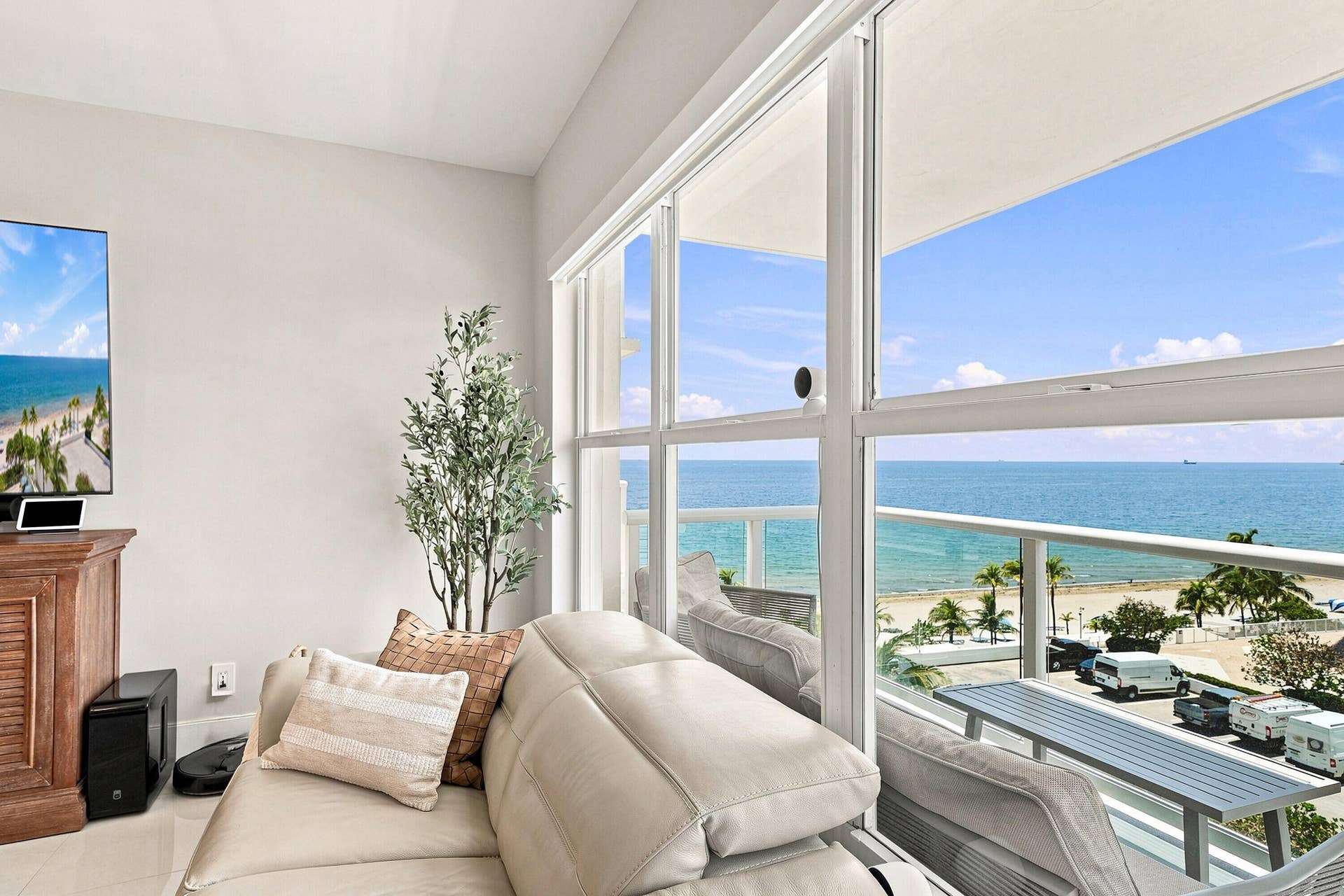 3550 Galt Ocean Drive, #704, Fort Lauderdale, FL 33308 17_living room