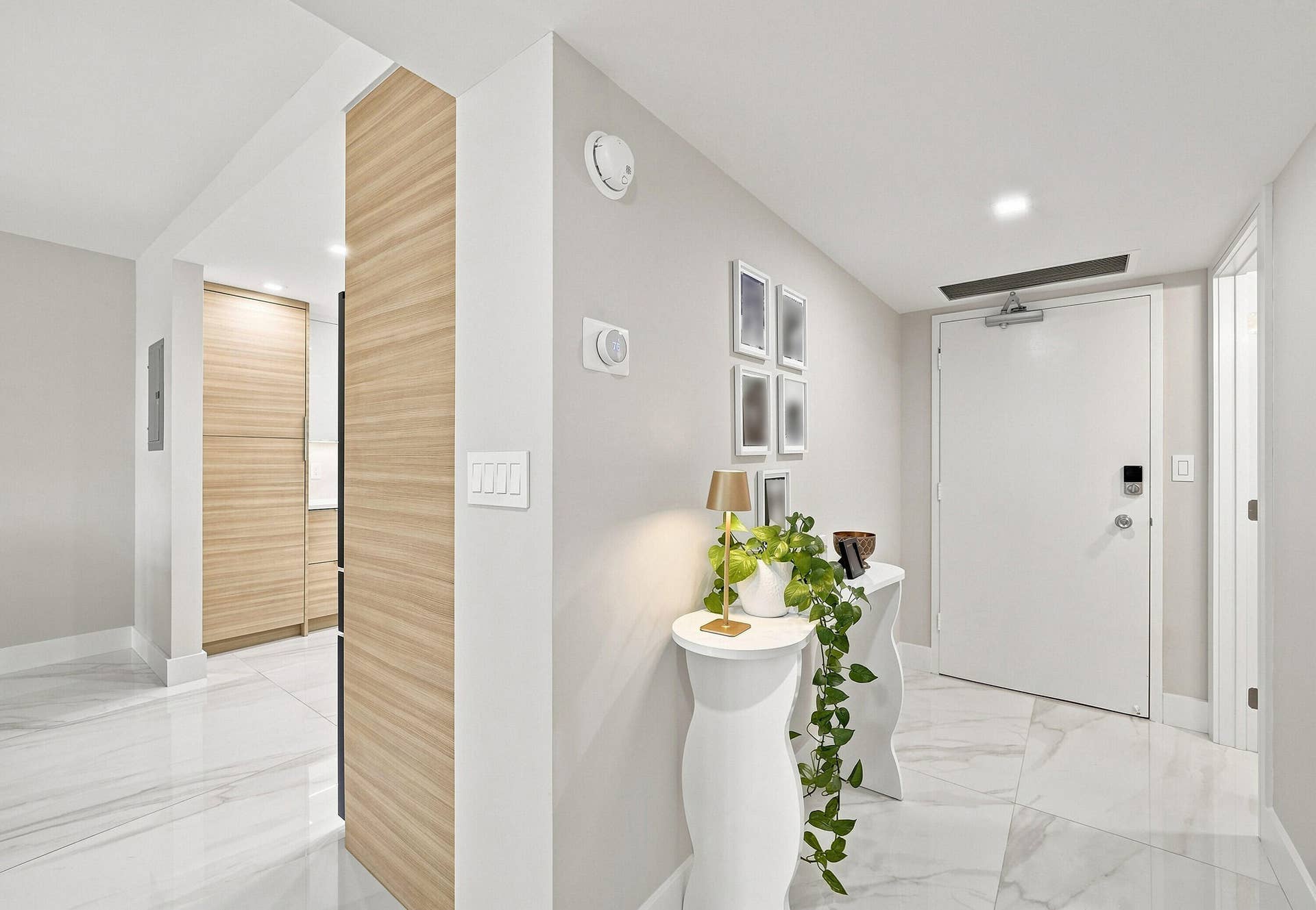 3550 Galt Ocean Drive, #704, Fort Lauderdale, FL 33308 02_foyer