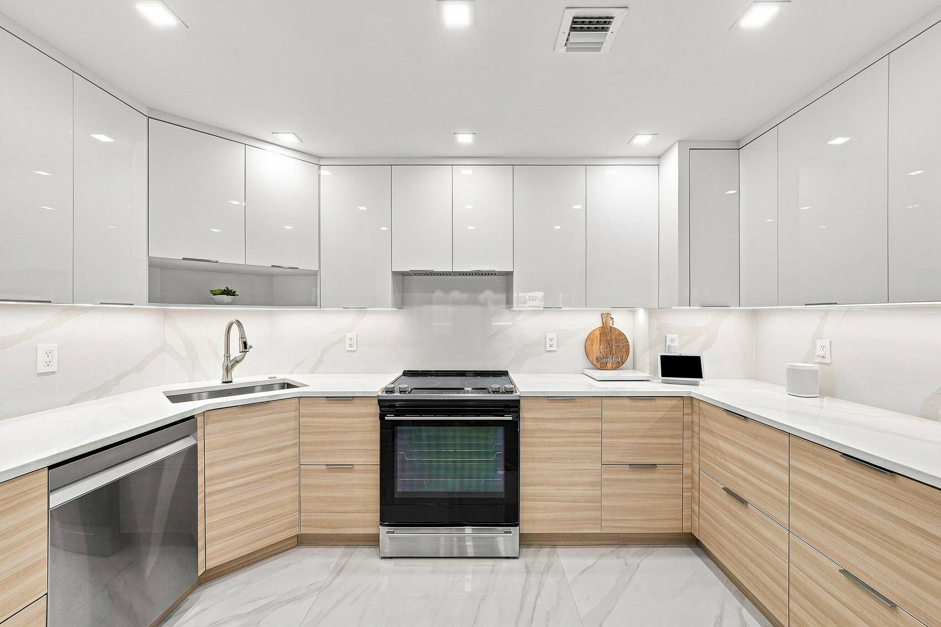 3550 Galt Ocean Drive, #704, Fort Lauderdale, FL 33308 09_kitchen