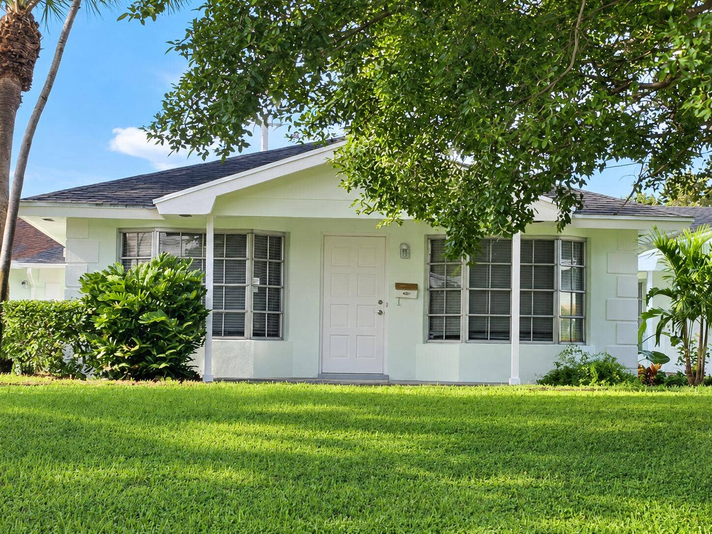 800 Ibis Way, #4, North Palm Beach, FL 33408 Front