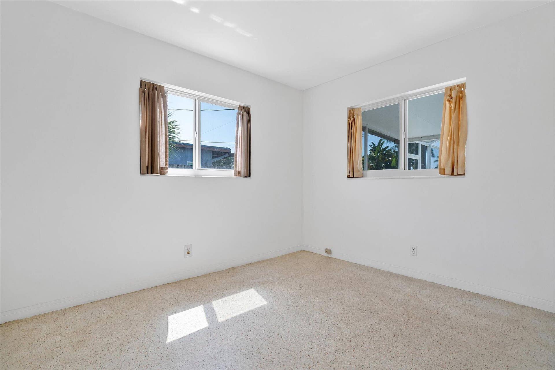 1400 NE 42nd Court, Oakland Park, FL 33334 27-1400 NE 42nd Ct day 2_027