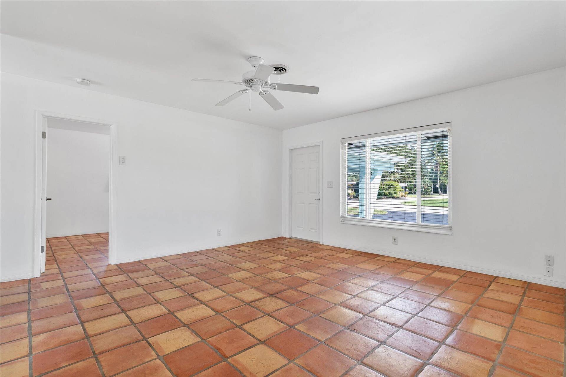 1400 NE 42nd Court, Oakland Park, FL 33334 12-1400 NE 42nd Ct day 2_012