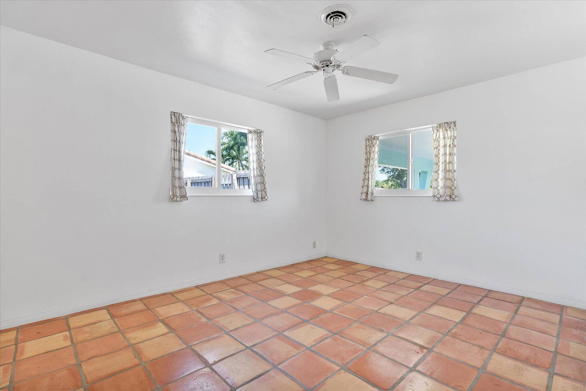 1400 NE 42nd Court, Oakland Park, FL 33334 14-1400 NE 42nd Ct day 2_014