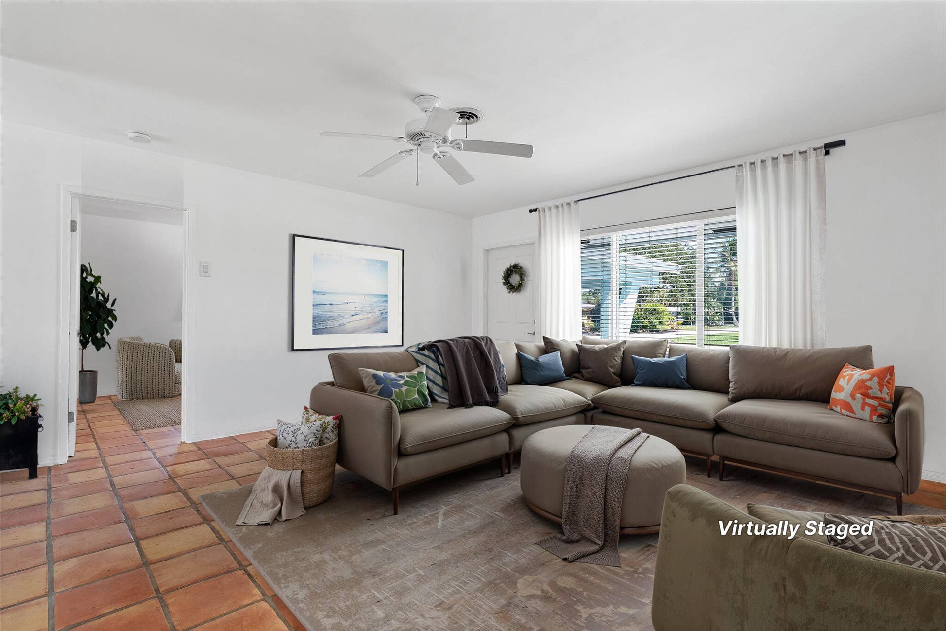 1400 NE 42nd Court, Oakland Park, FL 33334 living room