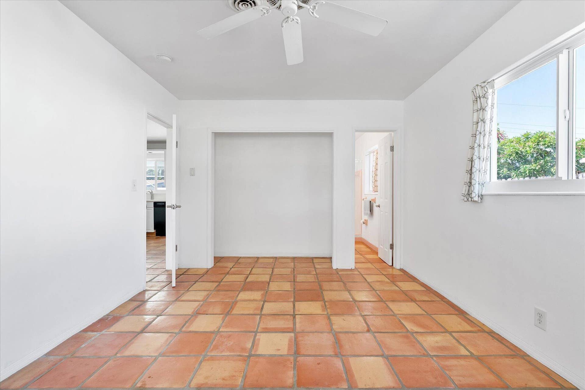 1400 NE 42nd Court, Oakland Park, FL 33334 16-1400 NE 42nd Ct day 2_016