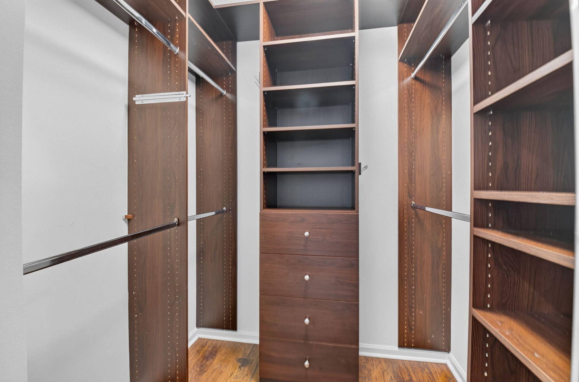 6674 Camarillo Terrace Lane, Delray Beach, FL 33446 Outfitted Closets