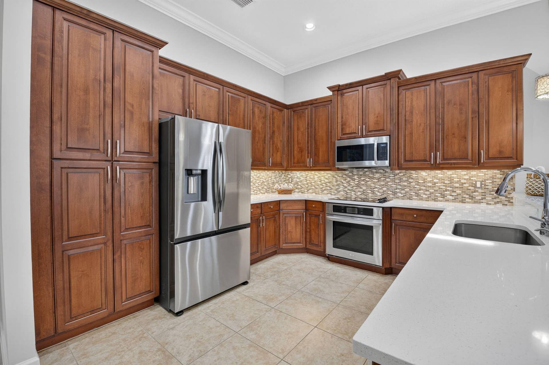 6674 Camarillo Terrace Lane, Delray Beach, FL 33446 Quartz Countertops