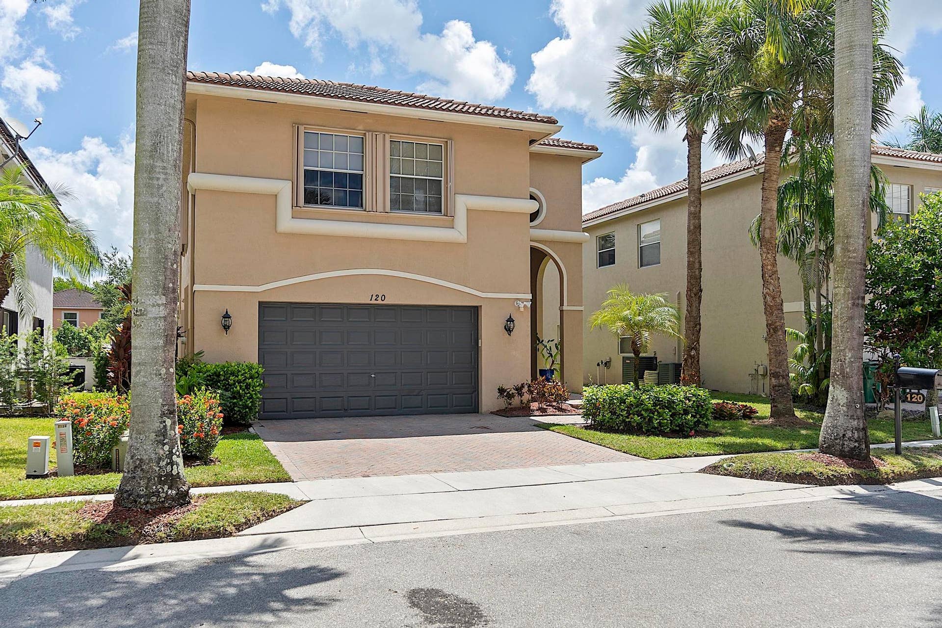 120 NW 117TH Terrace, Plantation, FL 33325 120 NW 117th Ter, Plantation, FL 33325 -