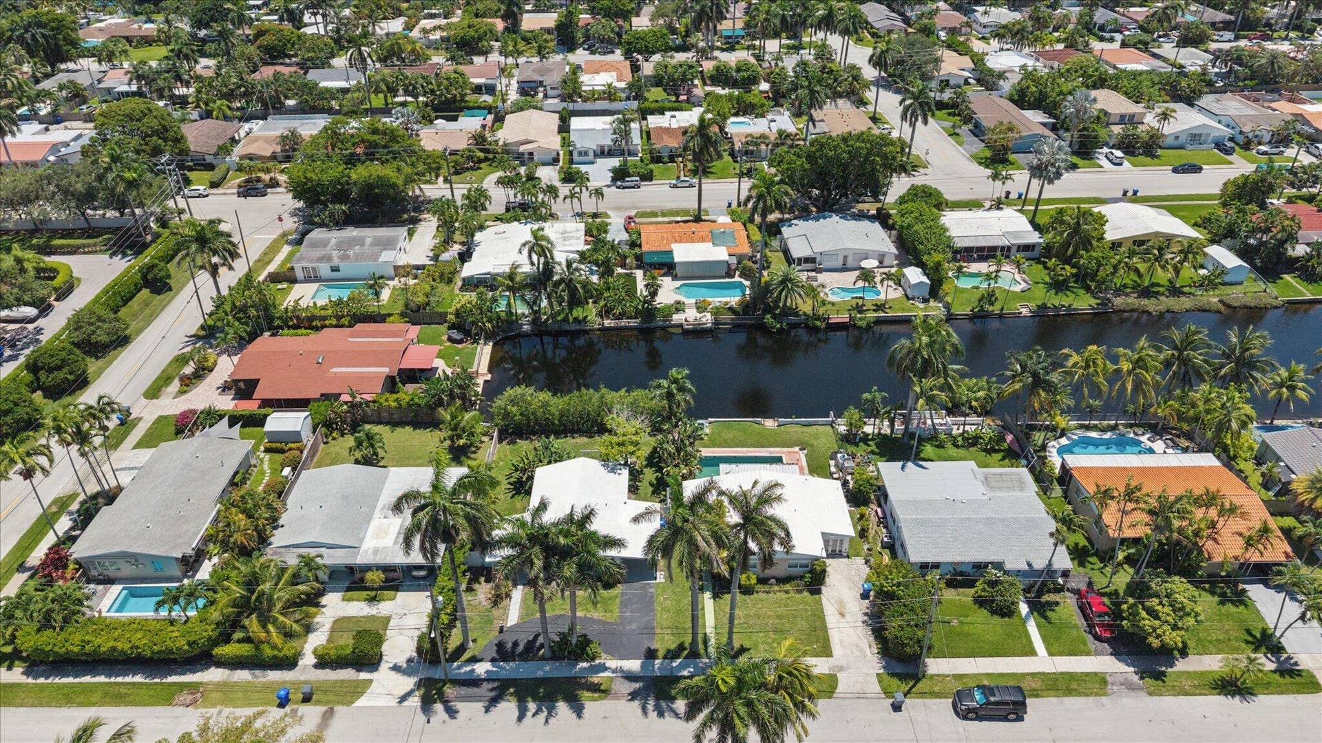 1158 Grant Street, Hollywood, FL 33019 Drone view looking at home and south and