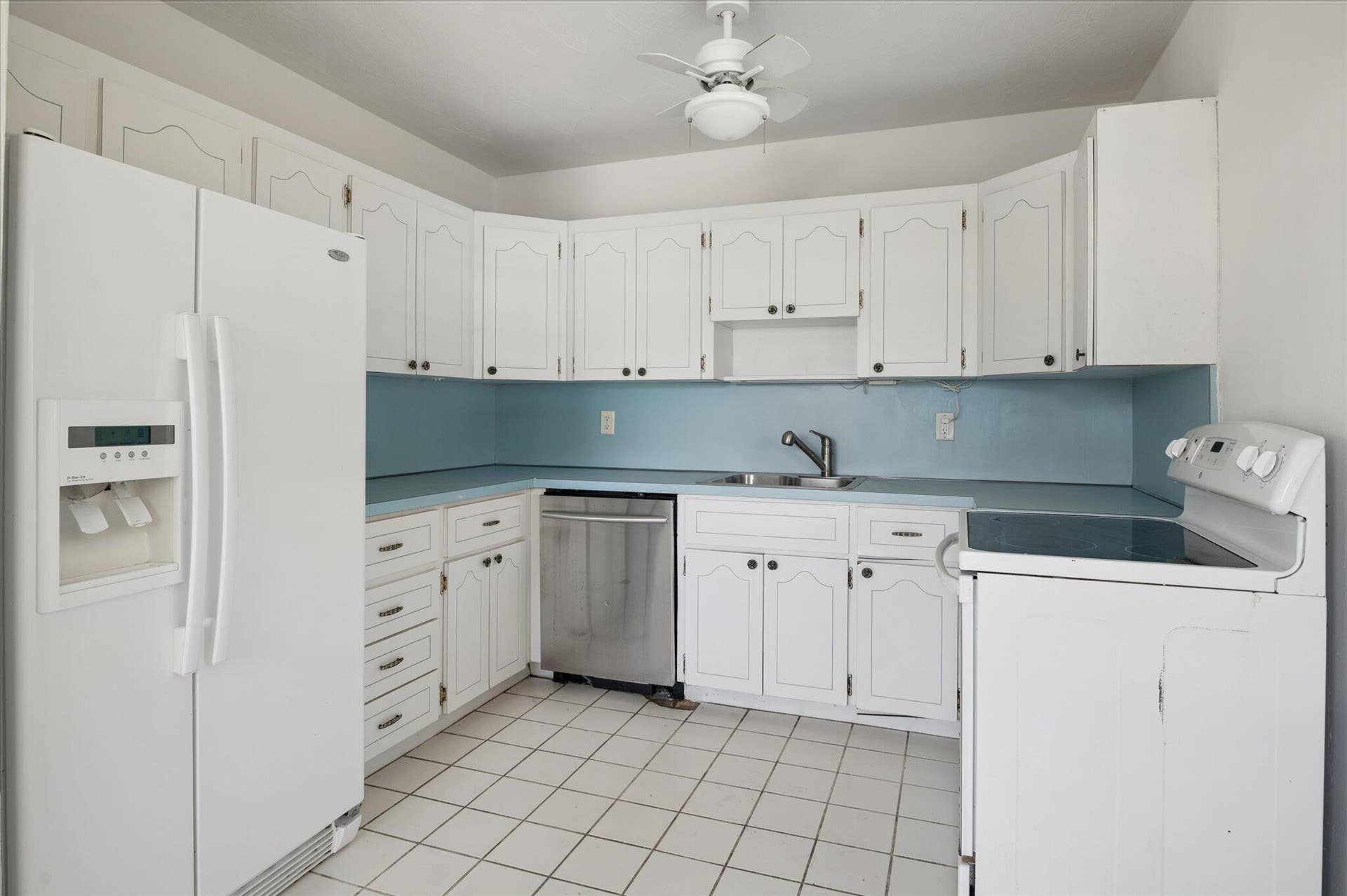 1158 Grant Street, Hollywood, FL 33019 Kitchen