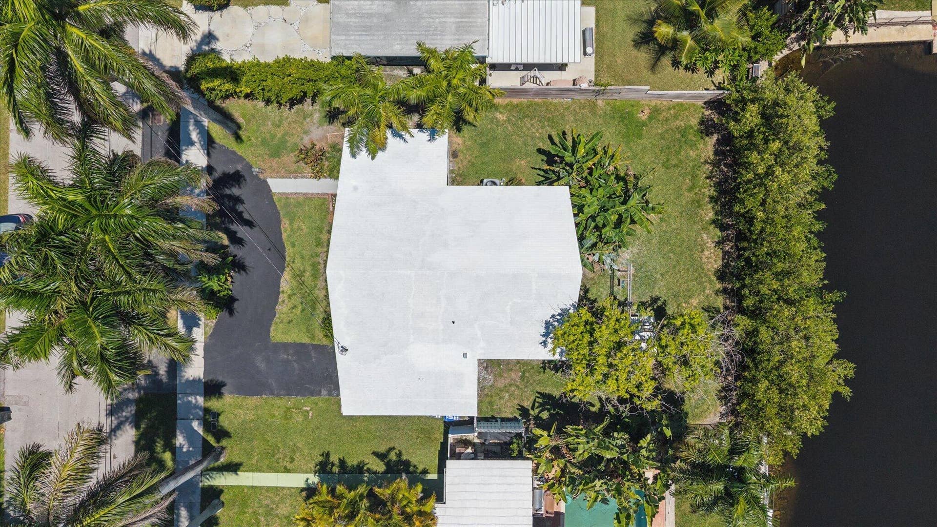 1158 Grant Street, Hollywood, FL 33019 Drone picture of top of house, location
