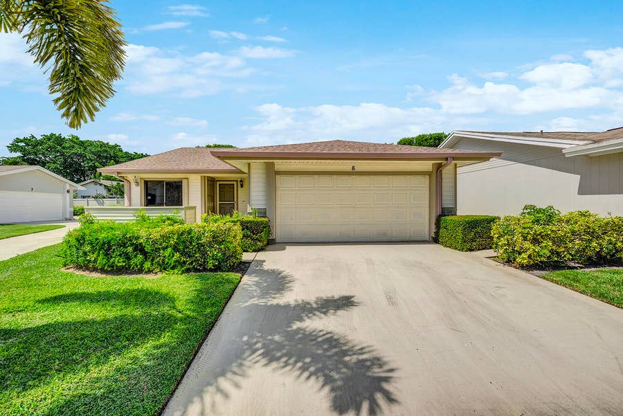 Property photo for 8 Eaton Place, Boynton Beach, FL