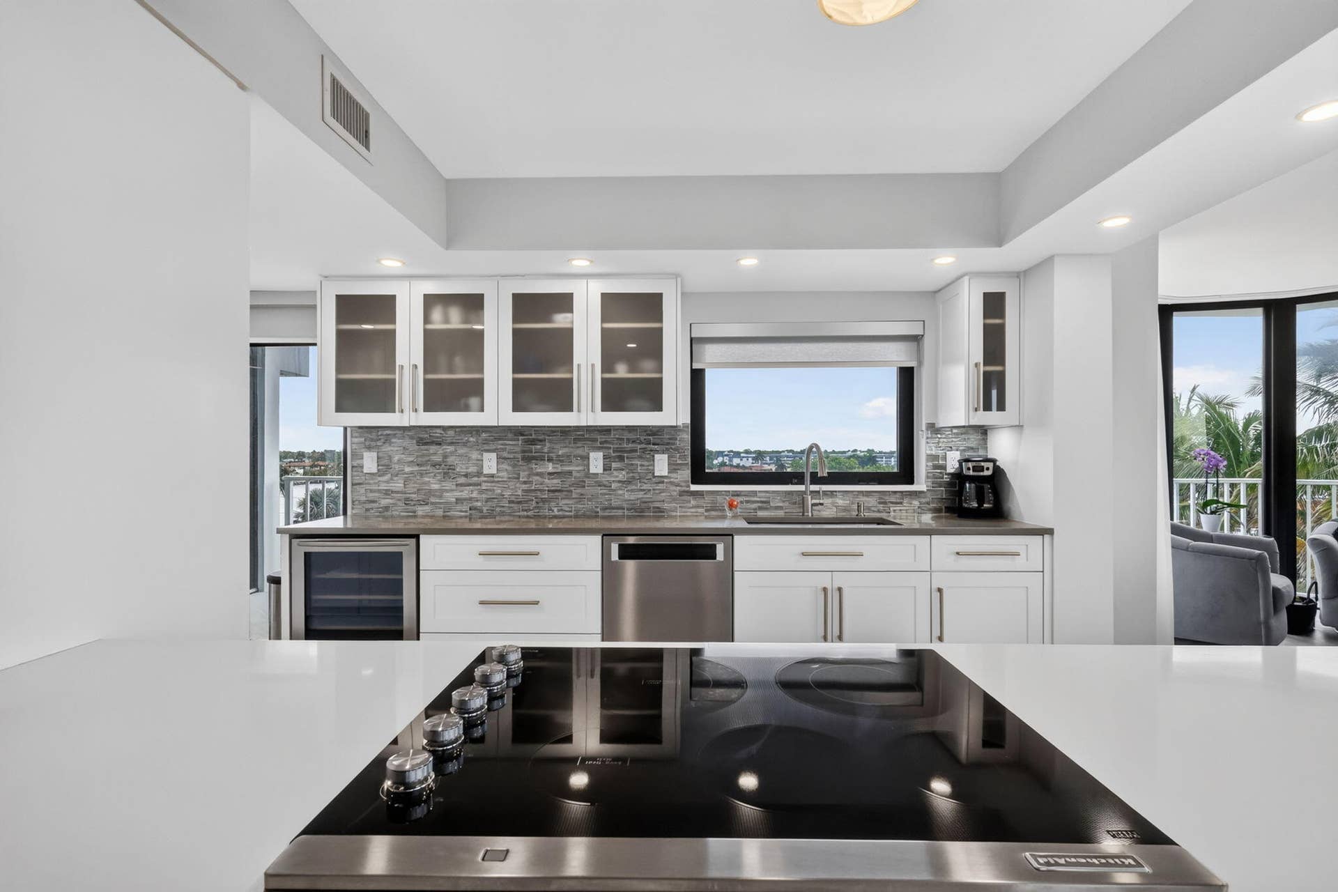 2917 S Ocean Boulevard, #401, Highland Beach, FL 33487 Pop-up Vented Cooktop