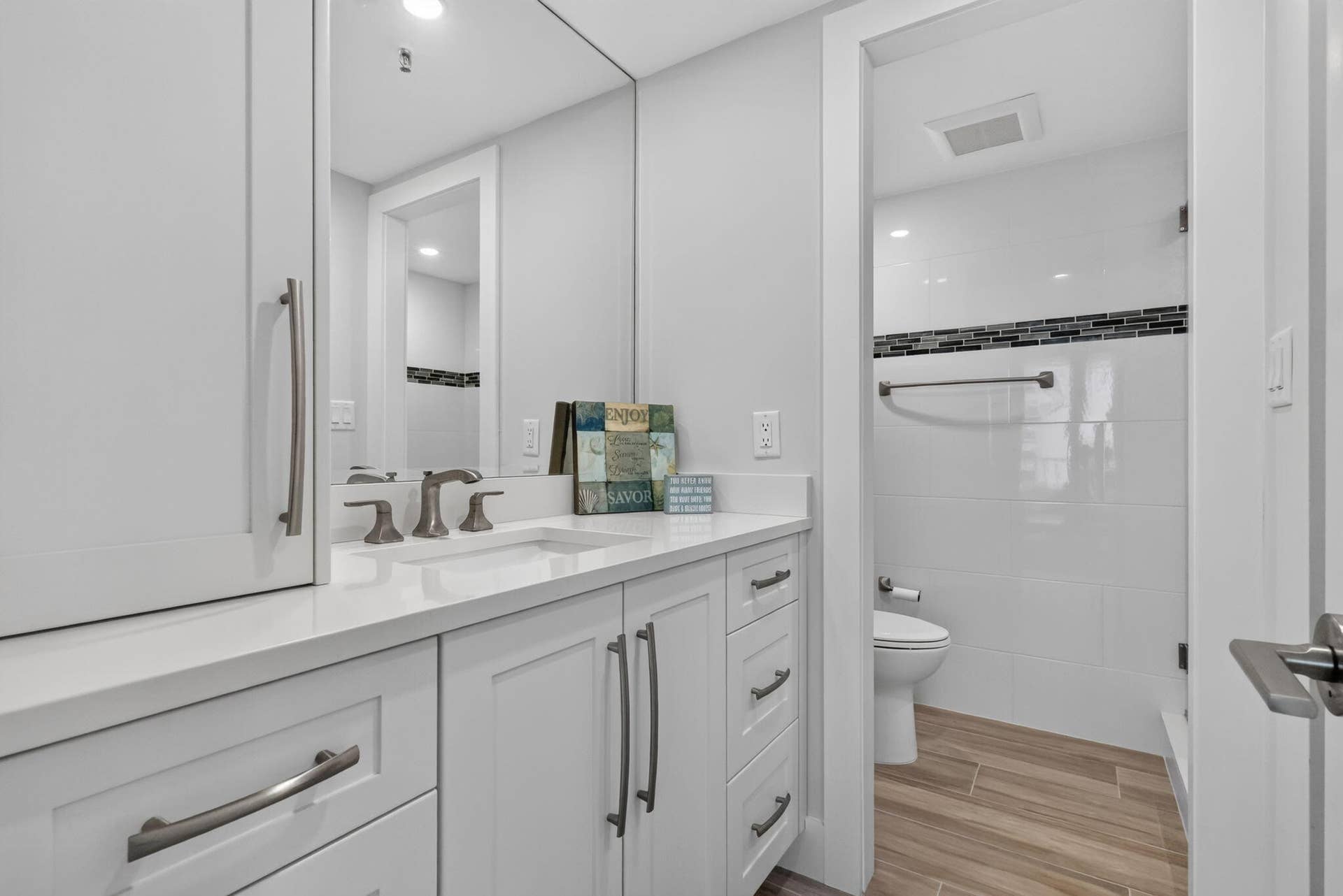2917 S Ocean Boulevard, #401, Highland Beach, FL 33487 Middle Bath 3