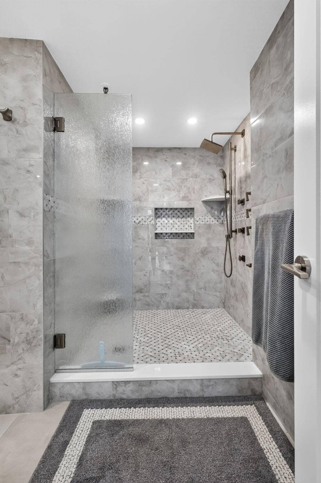 2917 S Ocean Boulevard, #401, Highland Beach, FL 33487 2nd Shower & Oversized Bath