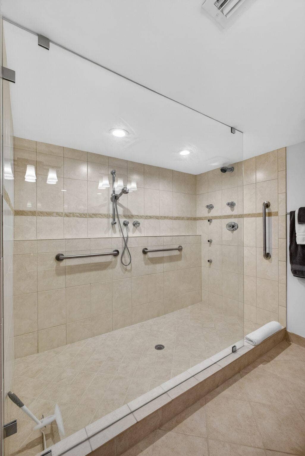 4200 N Ocean Drive, #1-406, Riviera Beach, FL 33404 36-web-or-mls-5D1A0828