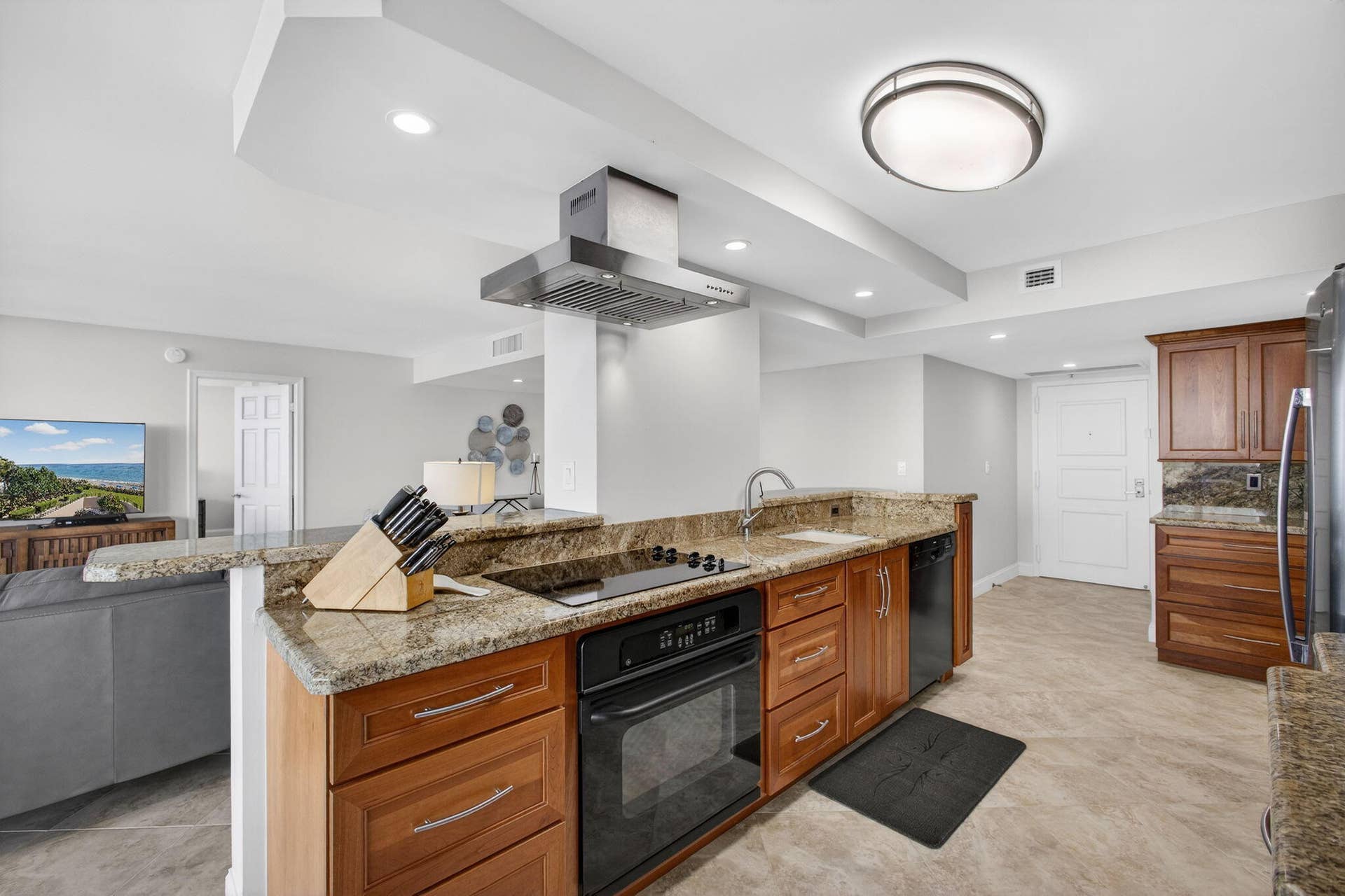4200 N Ocean Drive, #1-406, Riviera Beach, FL 33404 7-web-or-mls-5D1A0678