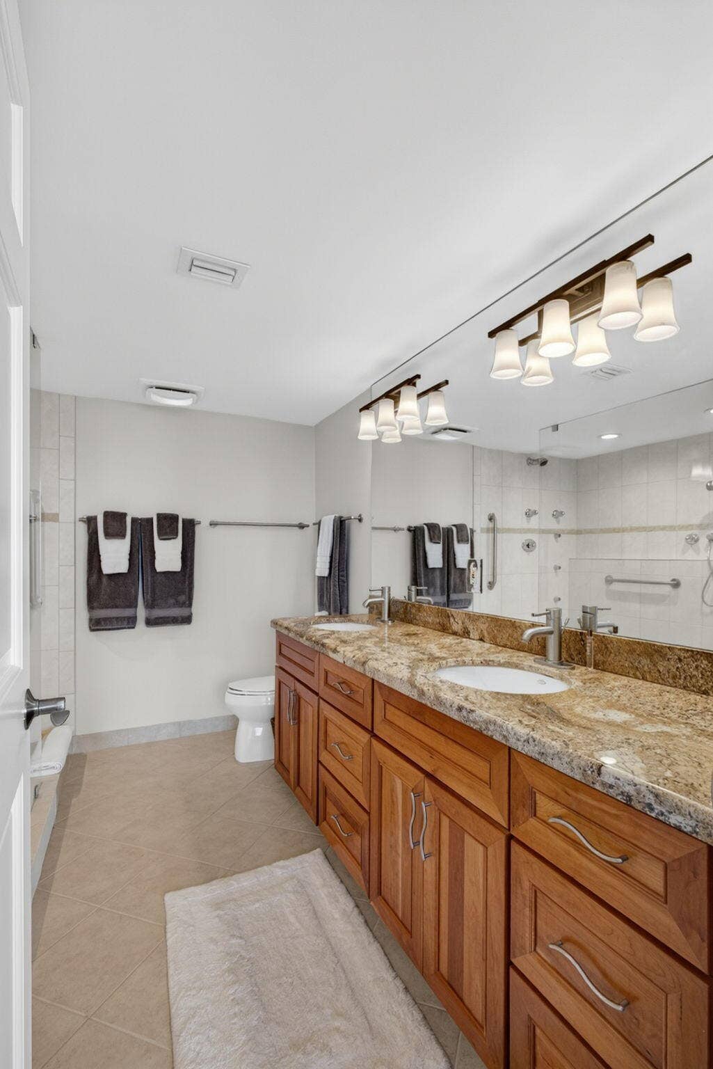 4200 N Ocean Drive, #1-406, Riviera Beach, FL 33404 35-web-or-mls-5D1A0820