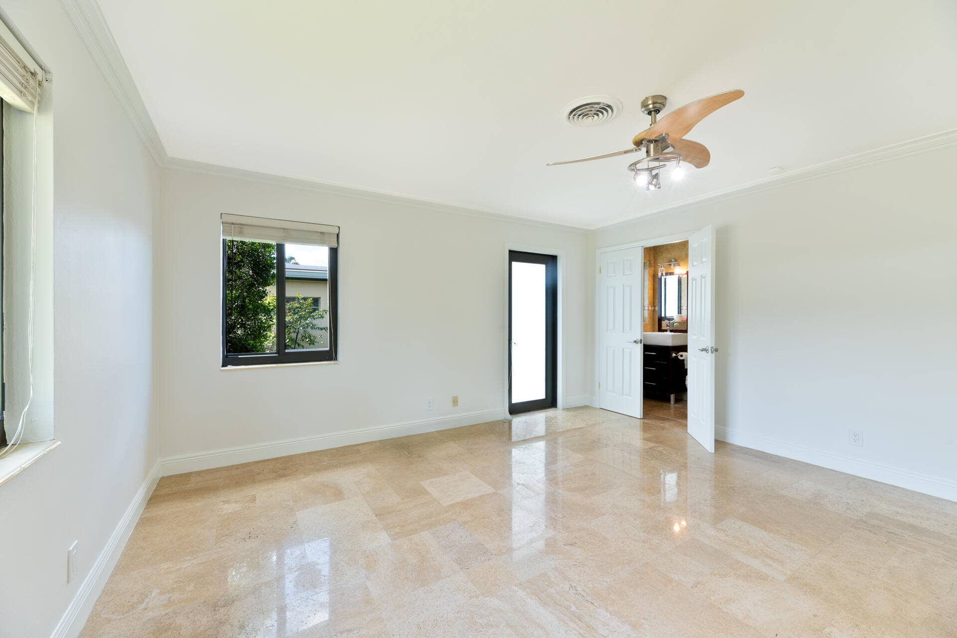 4621 NE 18TH Terrace, Fort Lauderdale, FL 33308 20260814 - 4621 NE 18th Terr - MR-30