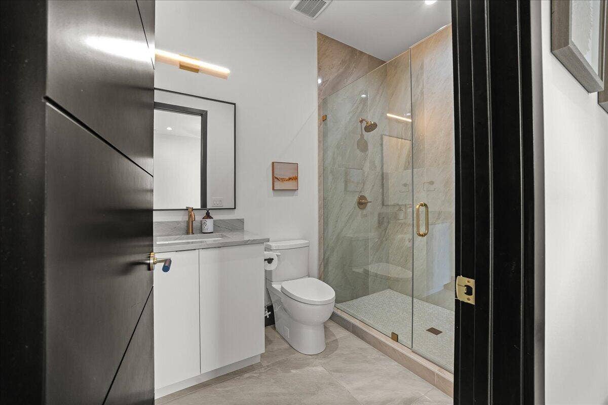 13480 US HIGHWAY 1, Juno Beach, FL 33408 BATH FOR BED 5
