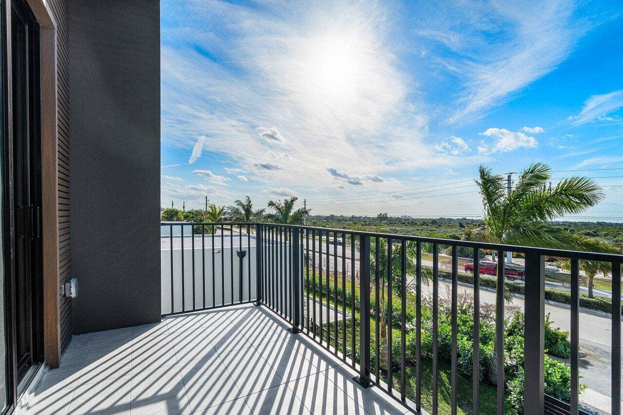 13480 US HIGHWAY 1, Juno Beach, FL 33408 BEDROOM 3 TERRACE