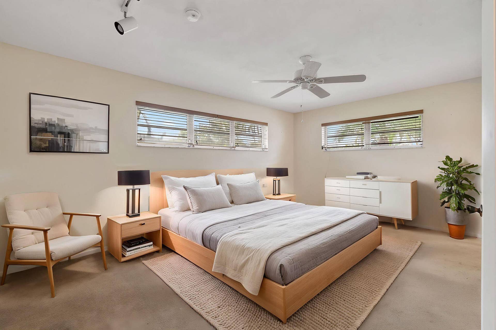 11 Windsor Road E, Jupiter, FL 33469 PrimaryBedrrom-VirtuallyStaged
