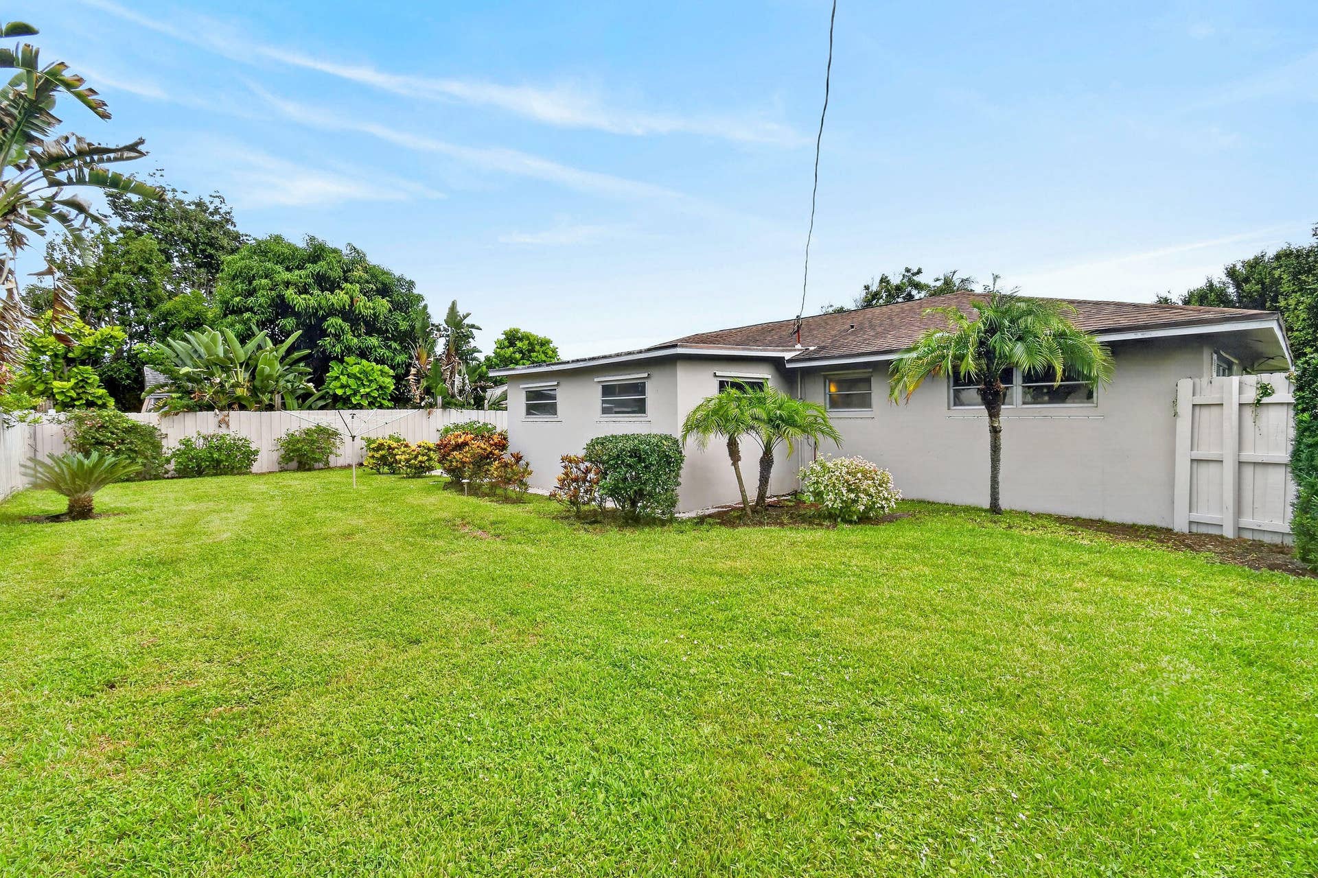 11 Windsor Road E, Jupiter, FL 33469 11WindsorRdE(48)